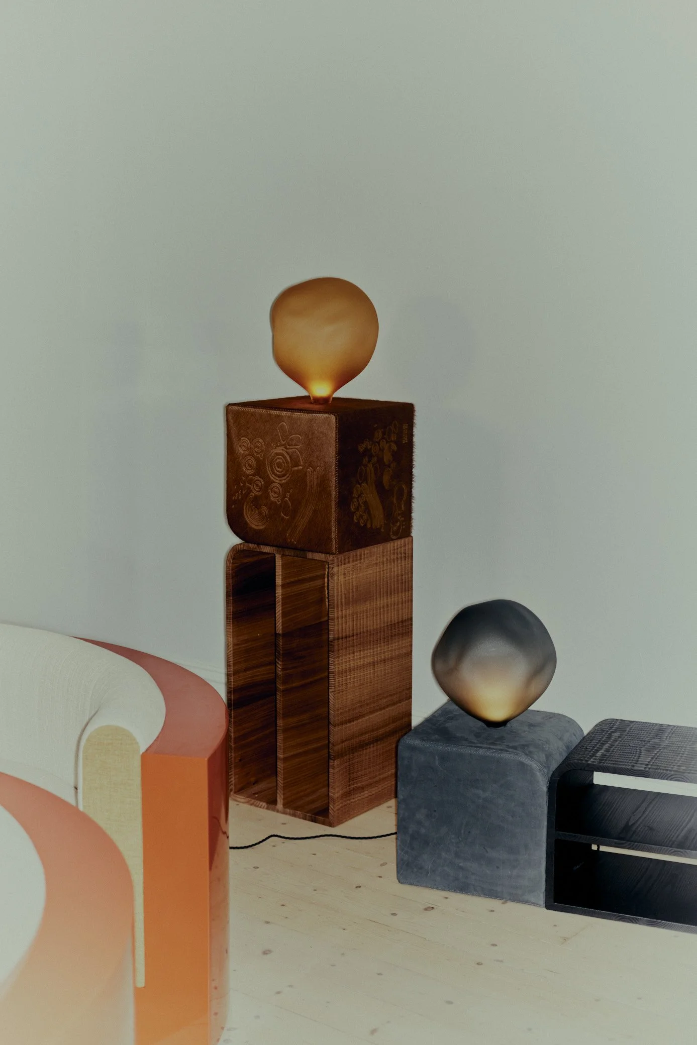 FEMME BRUTALE LIGHT TOTEMS 03.jpg