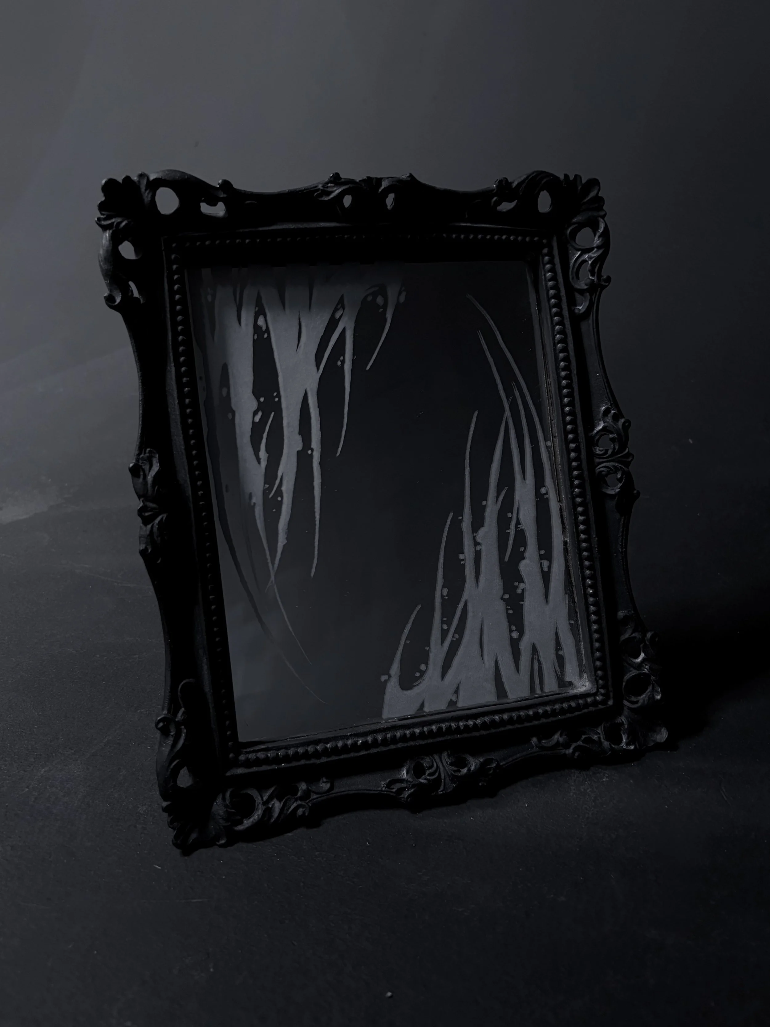 ORNAMENTAL ENGRAVED MIRROR