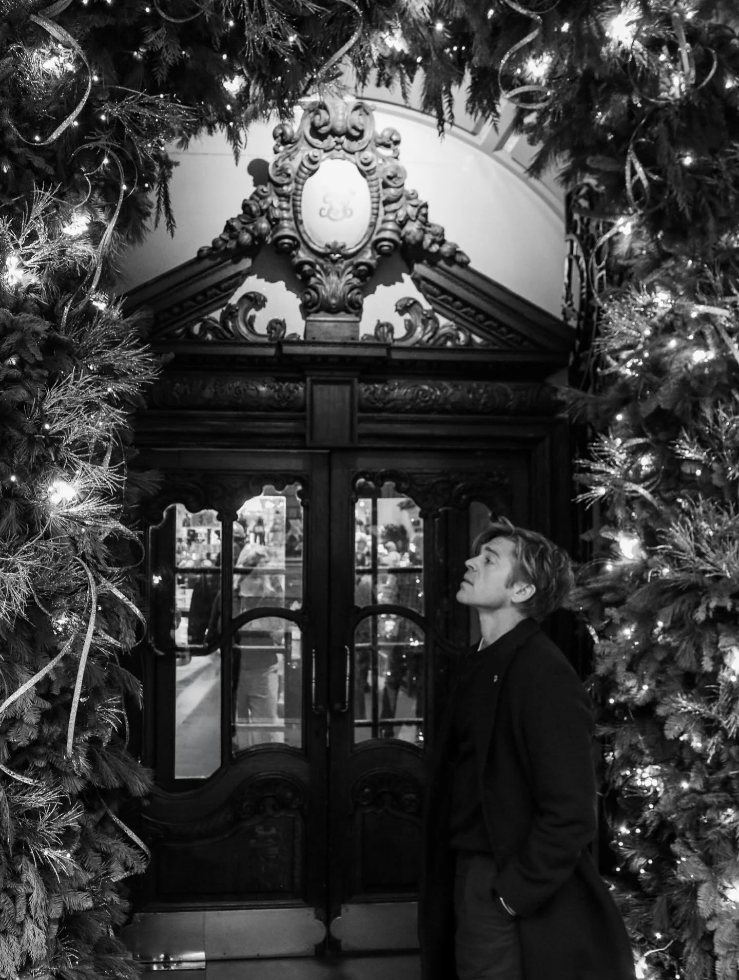 London is something else this time of year! 

#charlesgoodjewellery