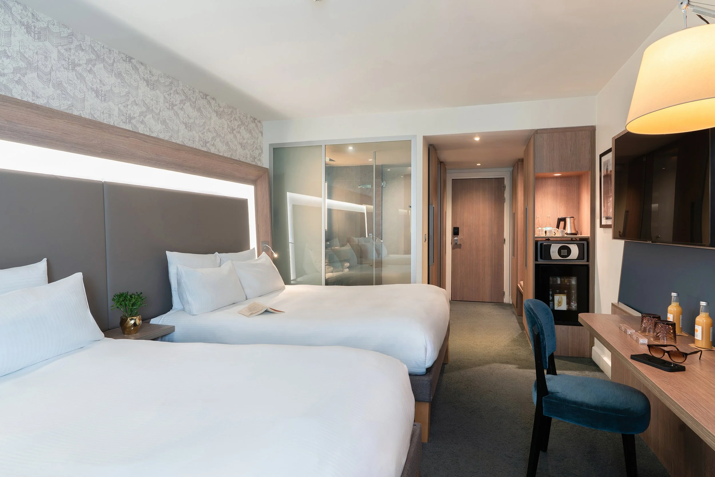 Vue d'ensemble d'une chambre d'hôtel