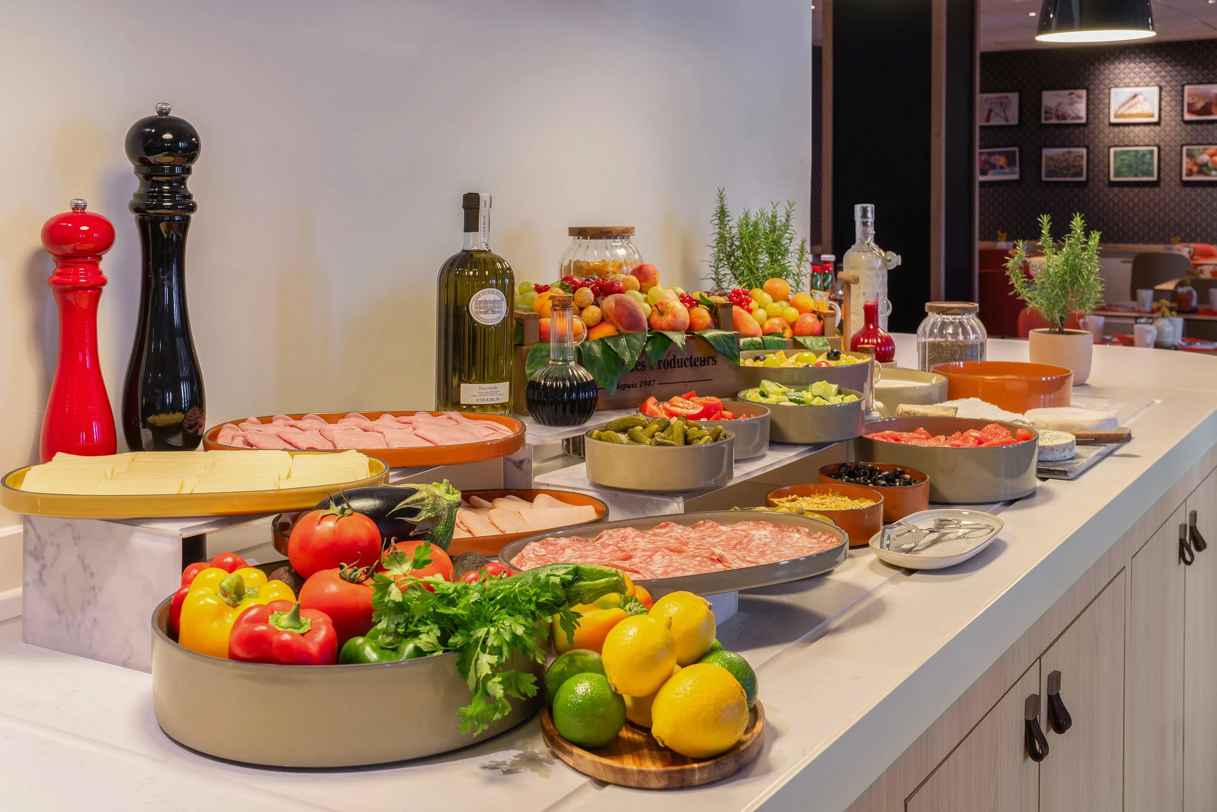 Détail de la présentation des mets du petit-déjeuner