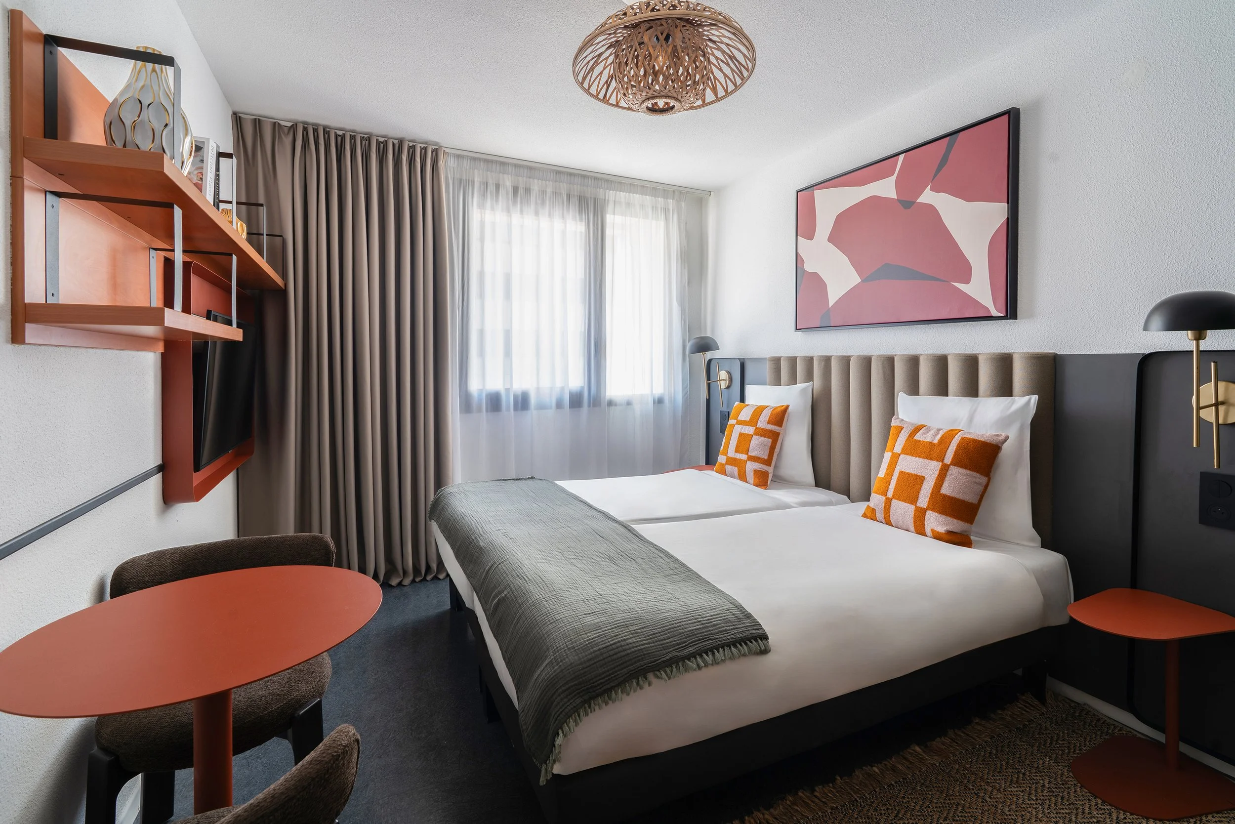 Vue d'ensemble d'une chambre d'hôtel