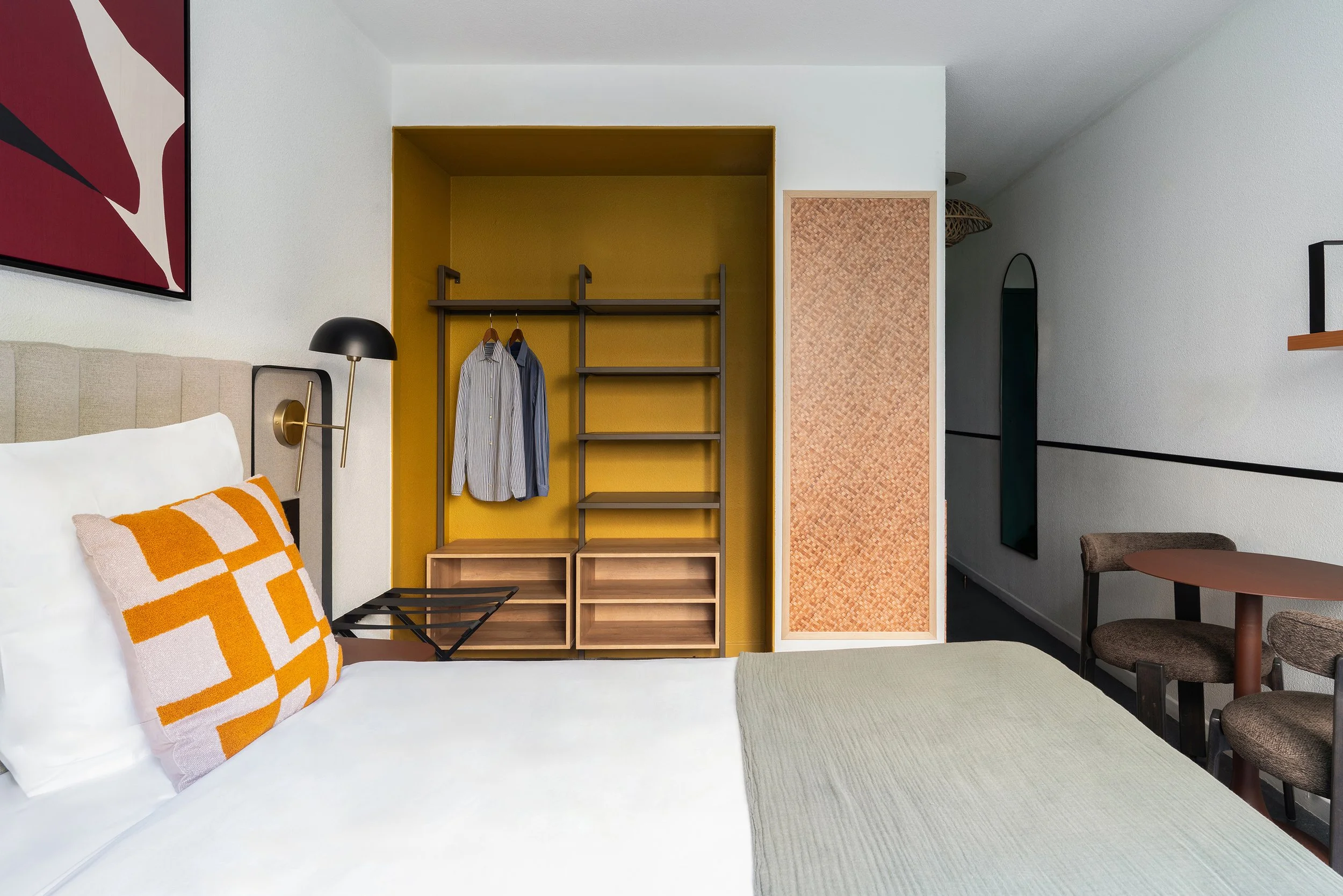 Vue d'ensemble d'une chambre d'hôtel