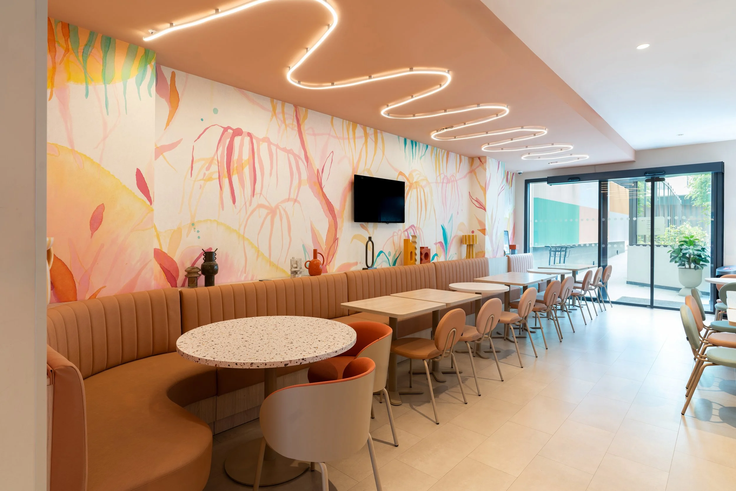 Photographie de la salle petit-déjeuner de l'Ibis Styles Paris Porte d'Orléans
