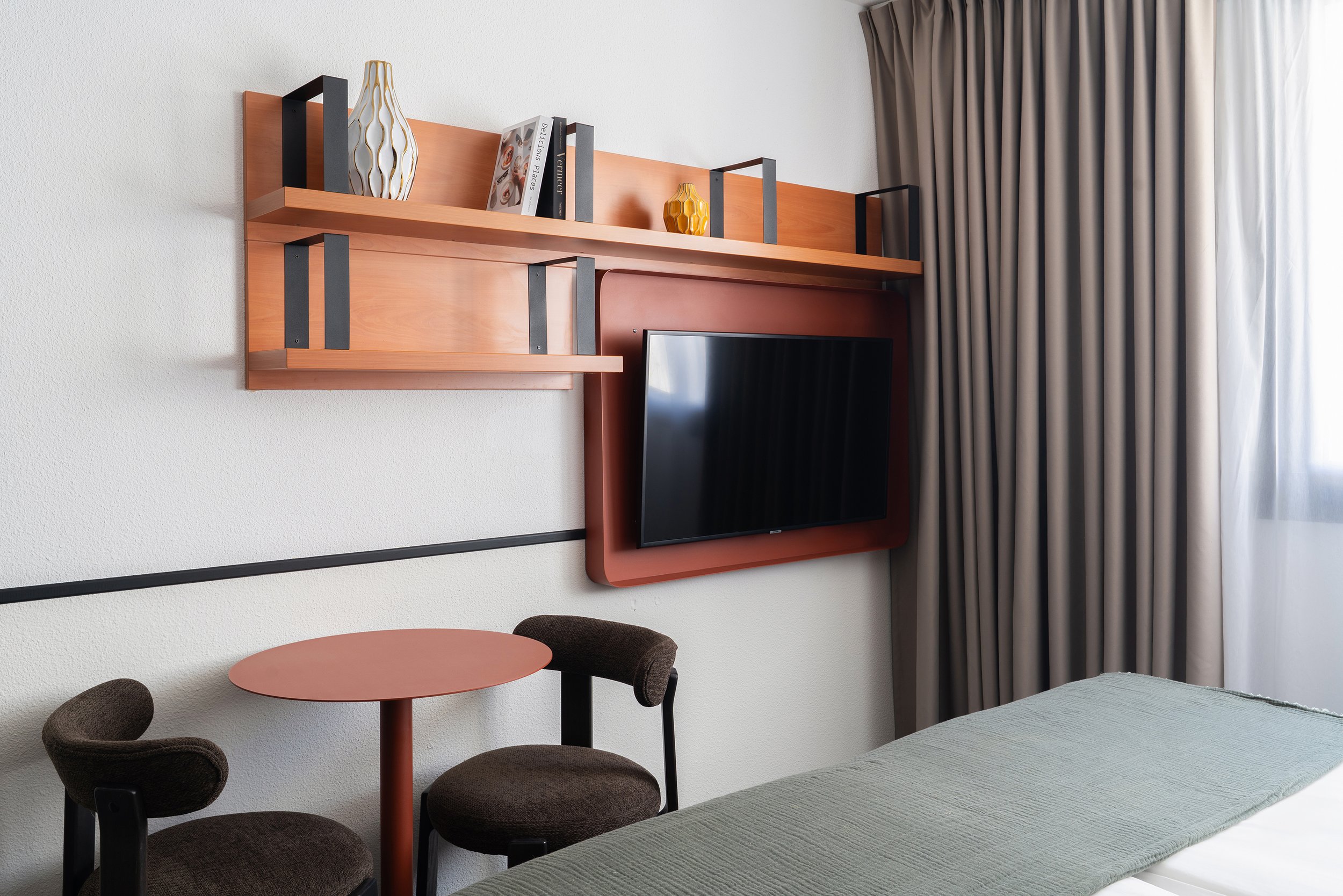 Détail du mobilier d'une chambre d'hôtel