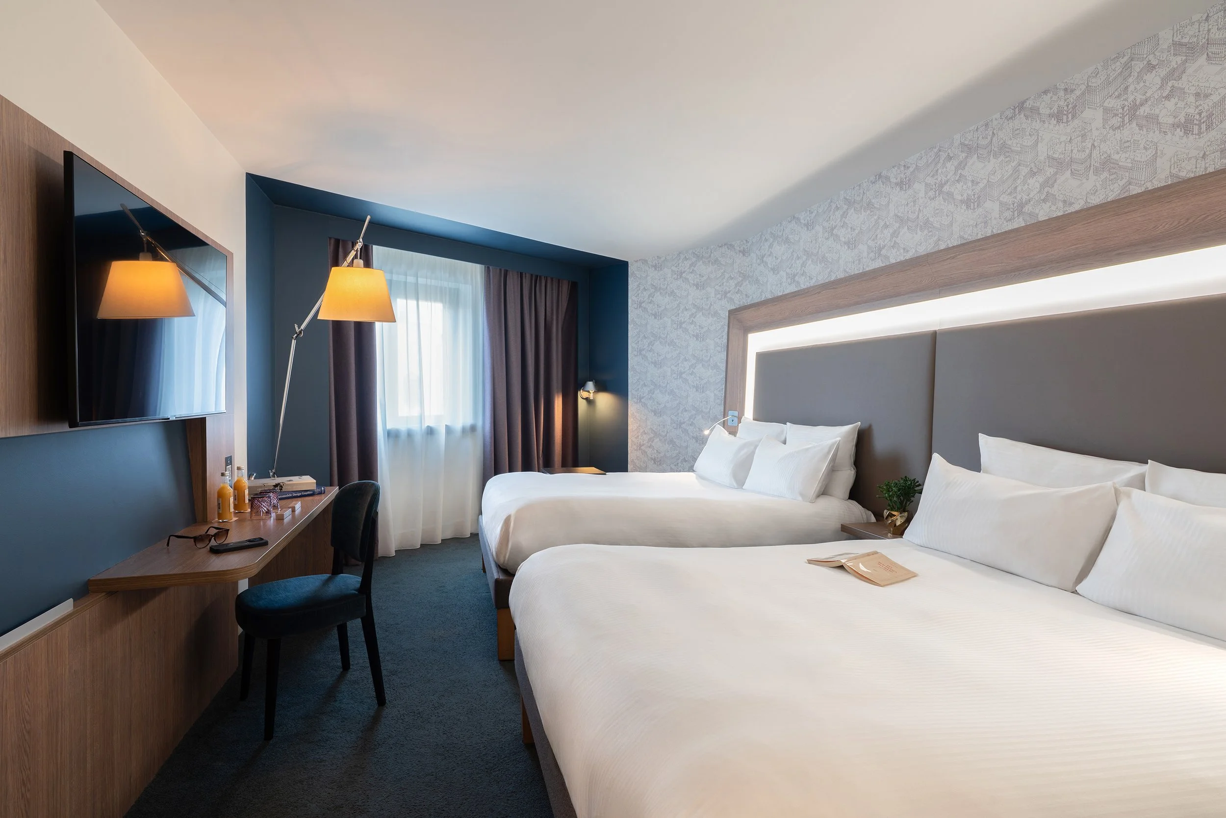 Vue d'ensemble d'une chambre d'hôtel