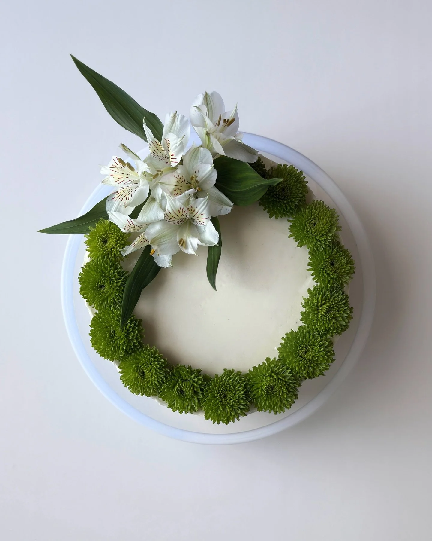 something sweet for @sageandsaber 🤍
triple layer, matcha base w/ vb buttercream for @myhoangxx matcha popup this weekend, celebrating three years of the brand ✨ matcha love :)