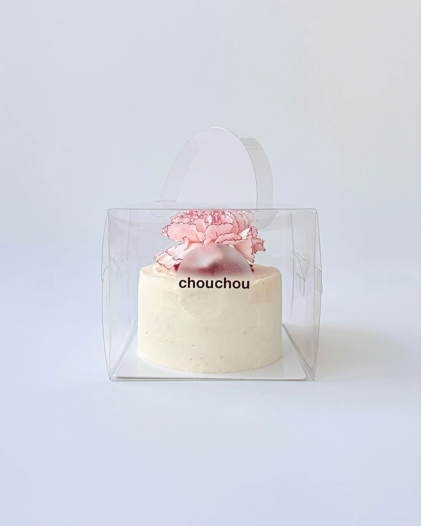 the most mini birthday cake (5” x 5” x 4”)
vanilla bean base with vanilla bean whipped buttercream to match
thank you @mykeldwaileebe 🤍