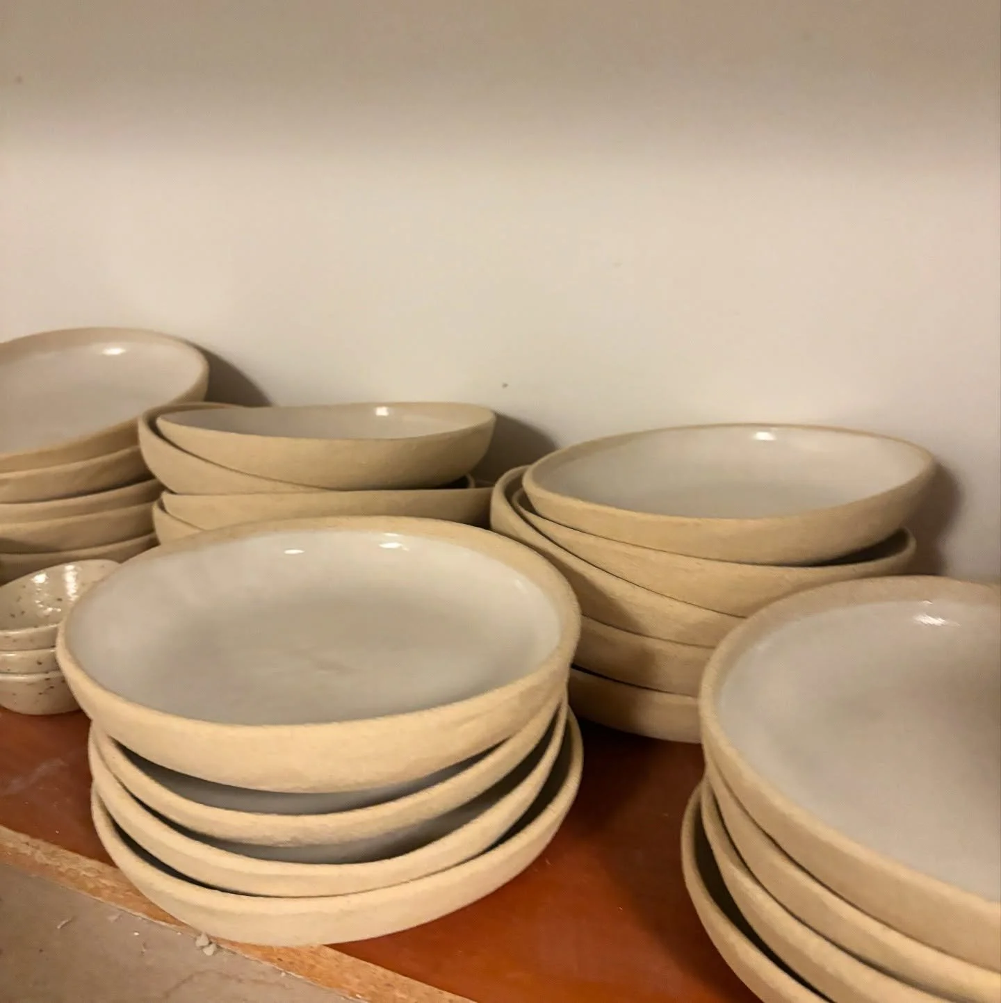 A quick look at my latest creations for the @restaurant_zebre in Paris: small bowls, small Green and terracota plates, large salad bowls, pitchers, cups, and various shapes of large plates &mdash; all designed for colorful, delicious tapas ! If you g