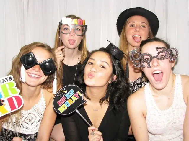 school-party-photo-booth-rental-3-3348319.webp