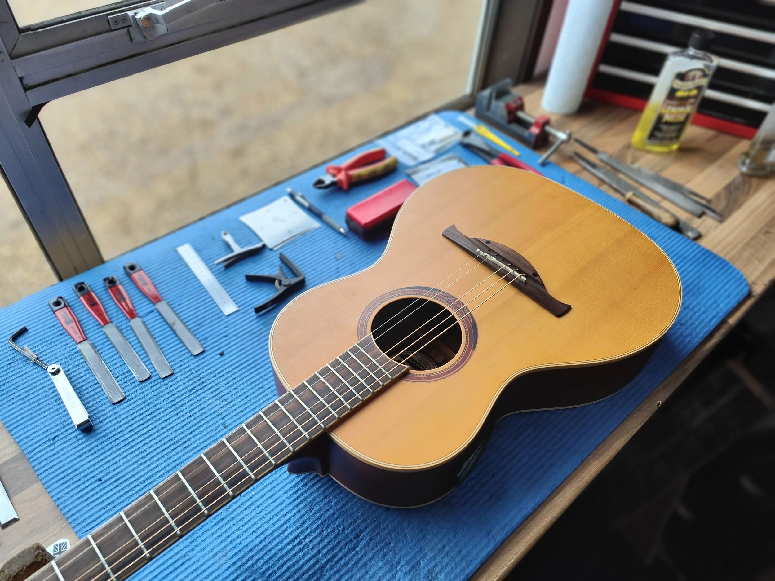 Acoustic Guitar Nut and Saddle Course ready to go