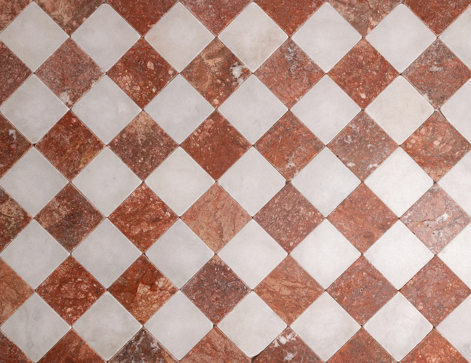 Colonial Red and Bianco