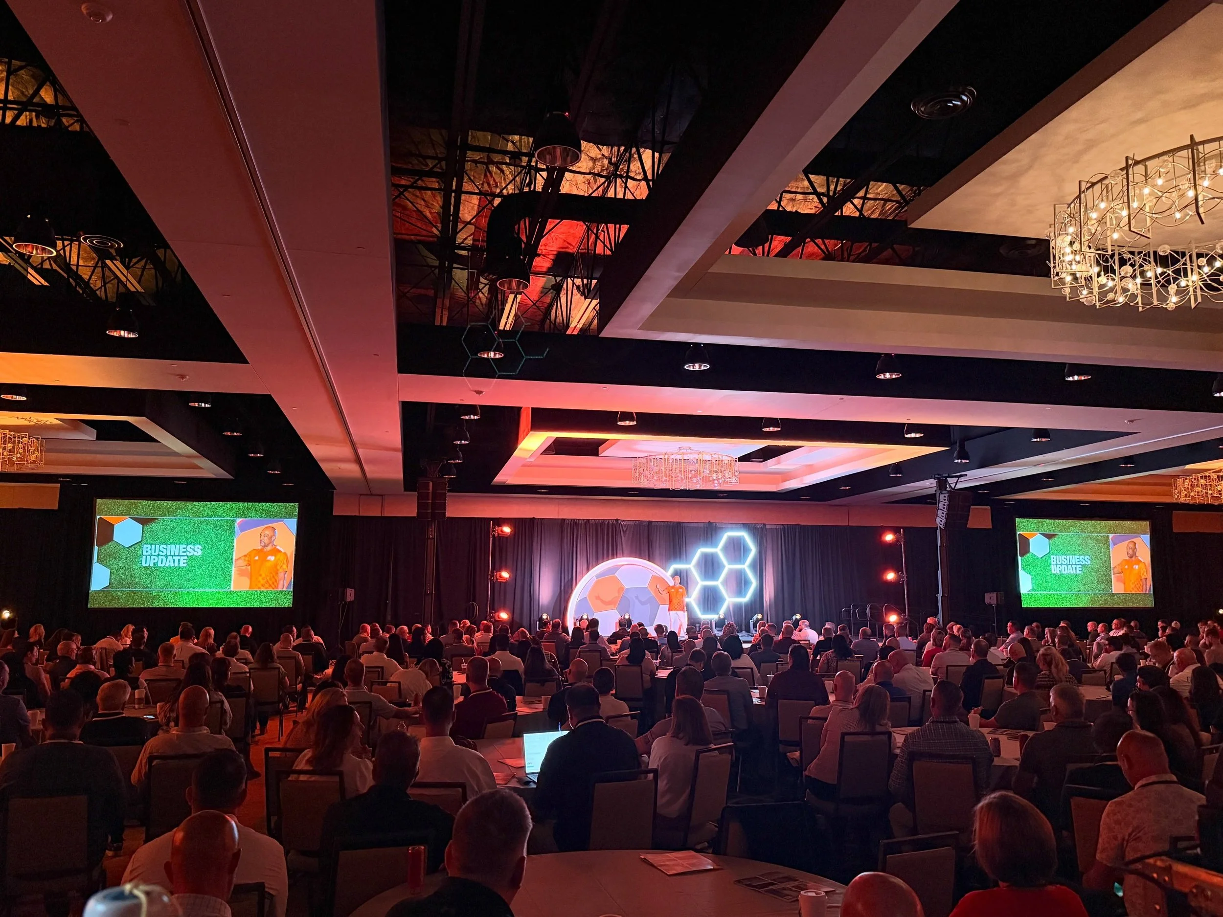 Spent last week in Orlando show-calling the Services Partnership Meeting for The Home Depot. The crew was amazing and the client was a joy. Thank you for having me @pull_spark!