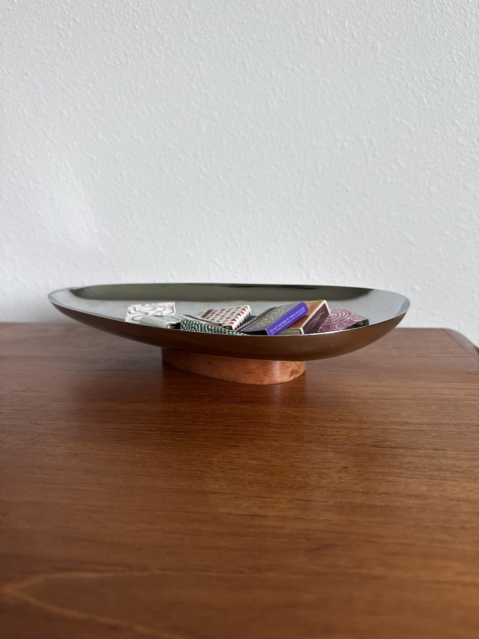 Mid-Century Modern Elegance Dish