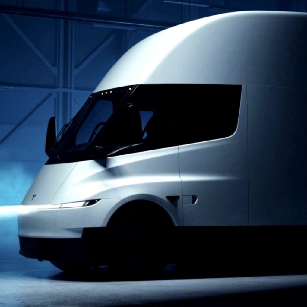 Tesla Unveils An Updated Version of The Tesla Semi