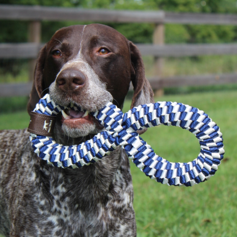 navy_braided_infinity_tug_toy_lifestyle_3.png