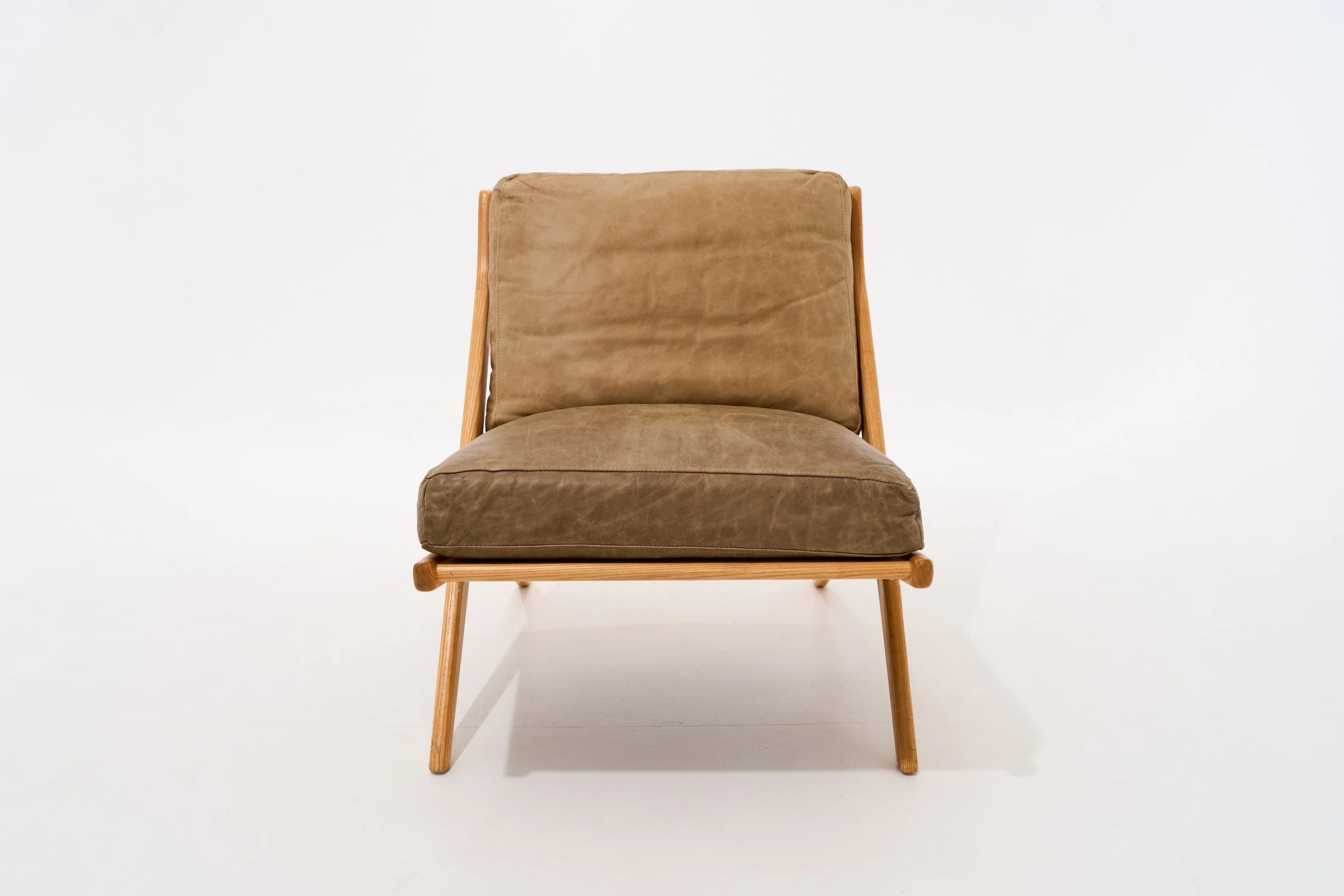 TAUPE LEATHER ACCENT CHAIR, $175, H30" X W25" X D36", #03304, SINGLE