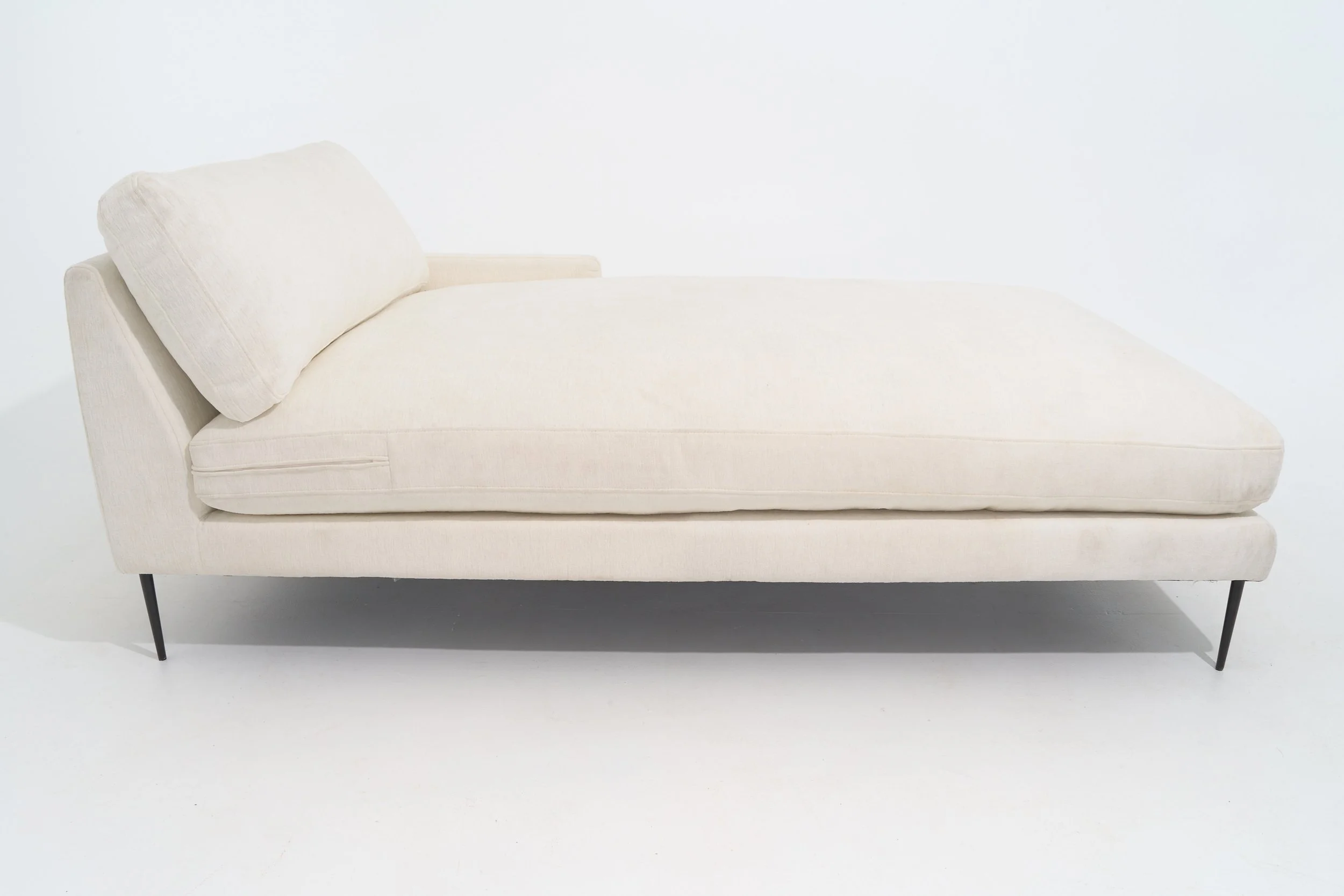 WHITE CANVAS CHAISE LOUNGE, $450, H29" X W70" X D37", #04214, SINGLE