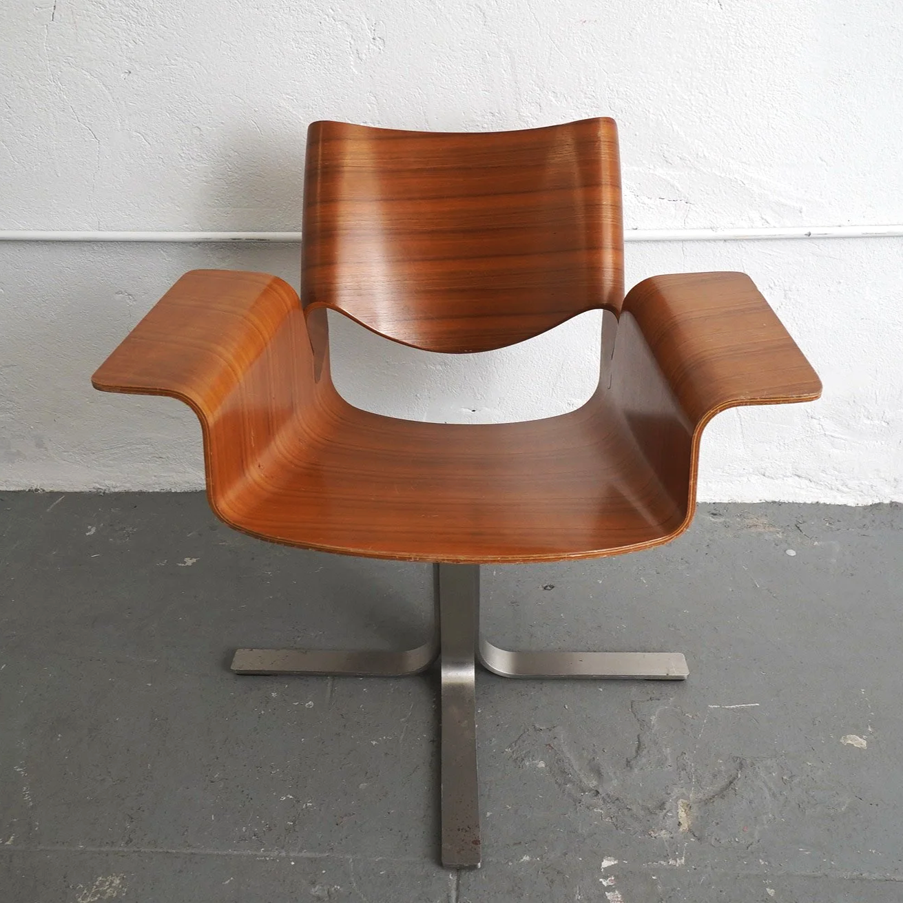 Buttercup Swivel Chair, $225, H30" x W30" x D24", 1 Total