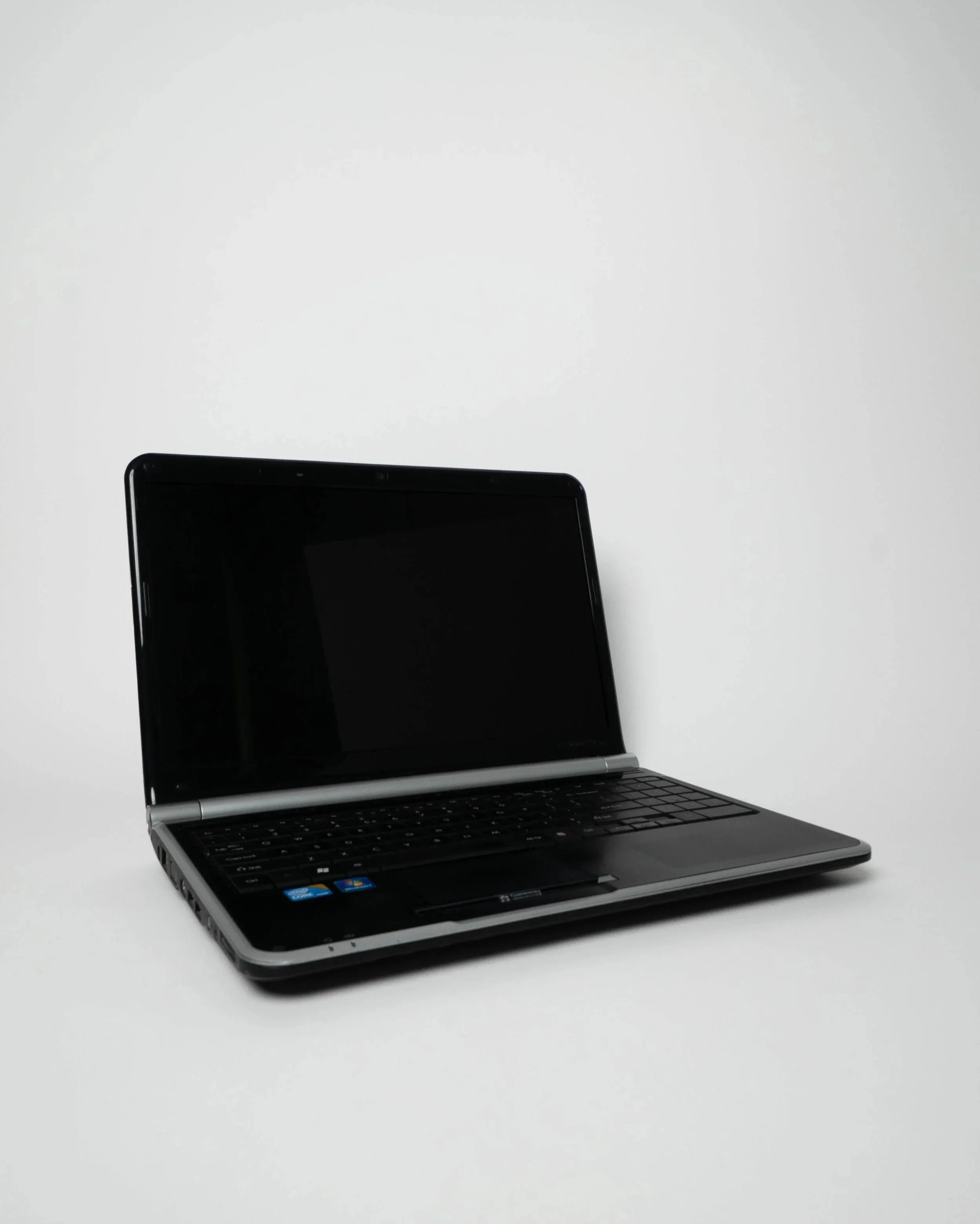 03024_LAPTOP_021526_02.jpg