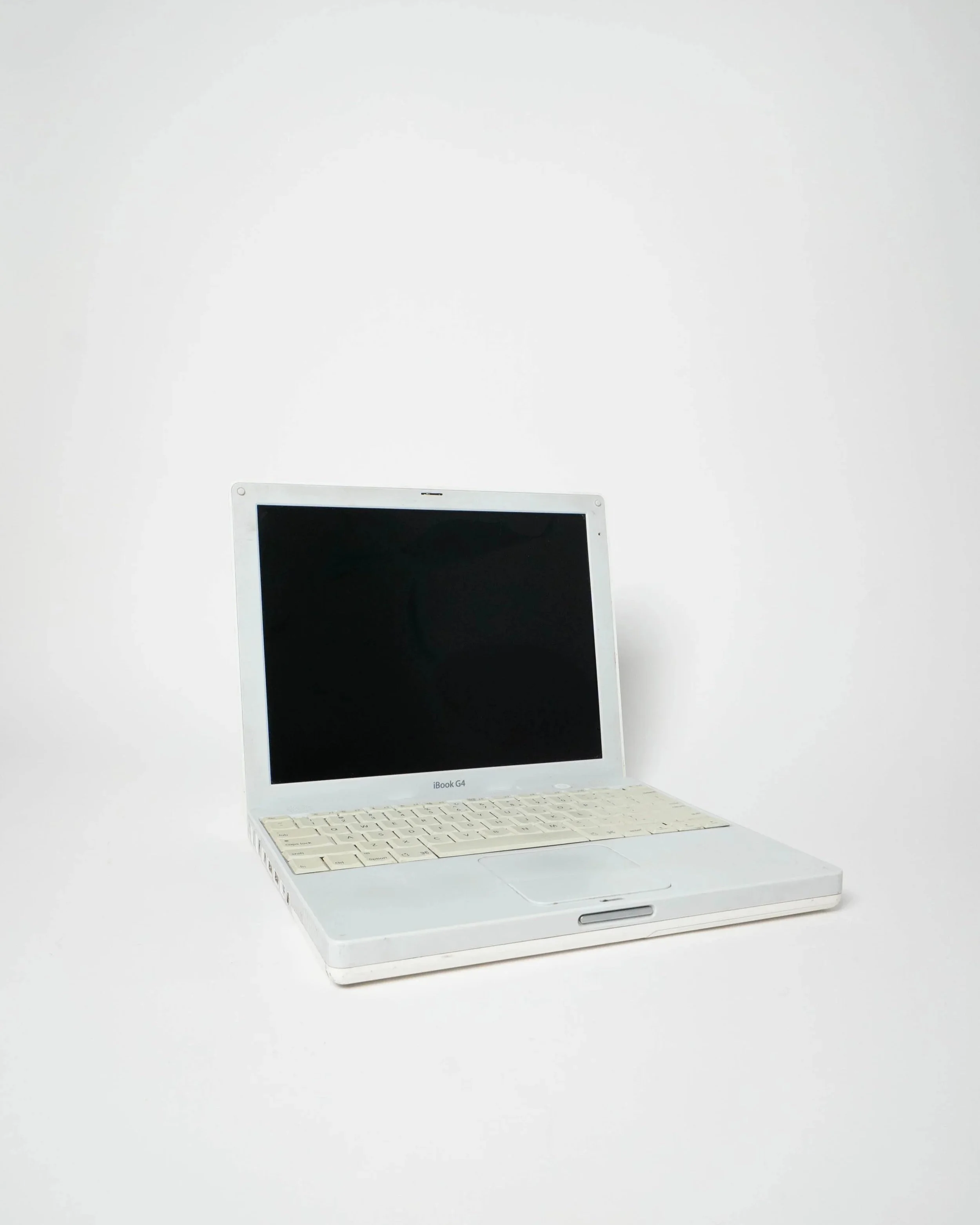 03026_LAPTOP_021526_02.jpg