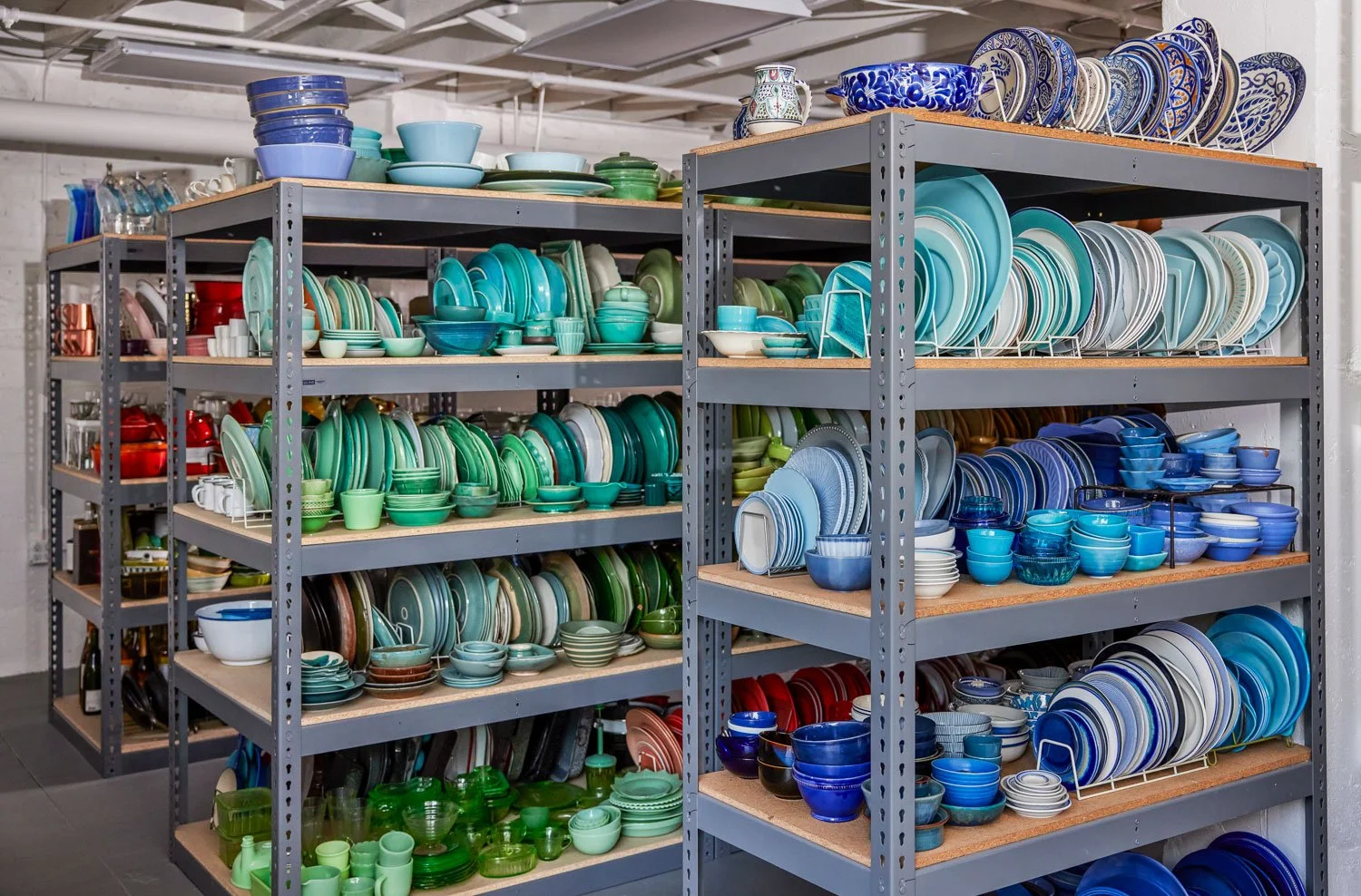 Tangerine-prop-shop-studio-props-plates.jpg