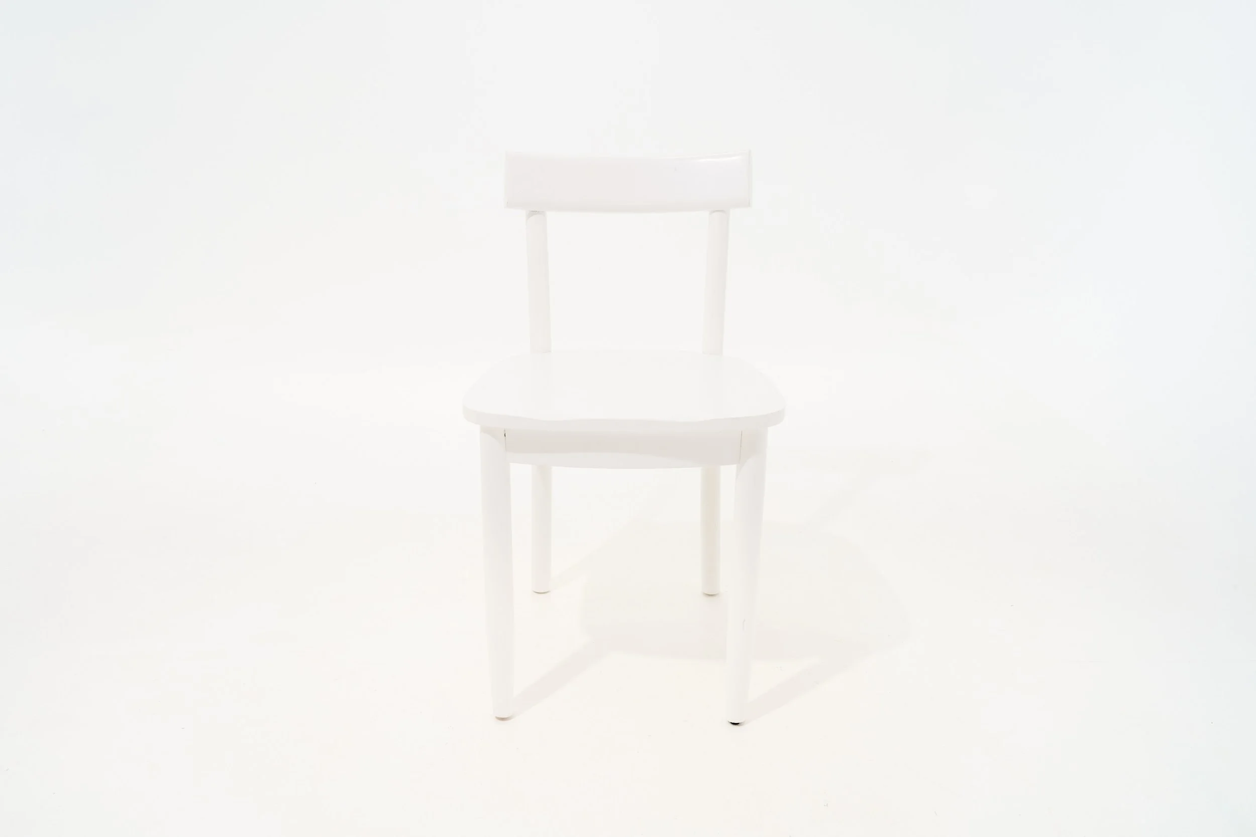 CLASSIC SIMPLE WHITE WOODEN CHAIR, #105, H30" X W18" X D19", #03472, SINGLE
