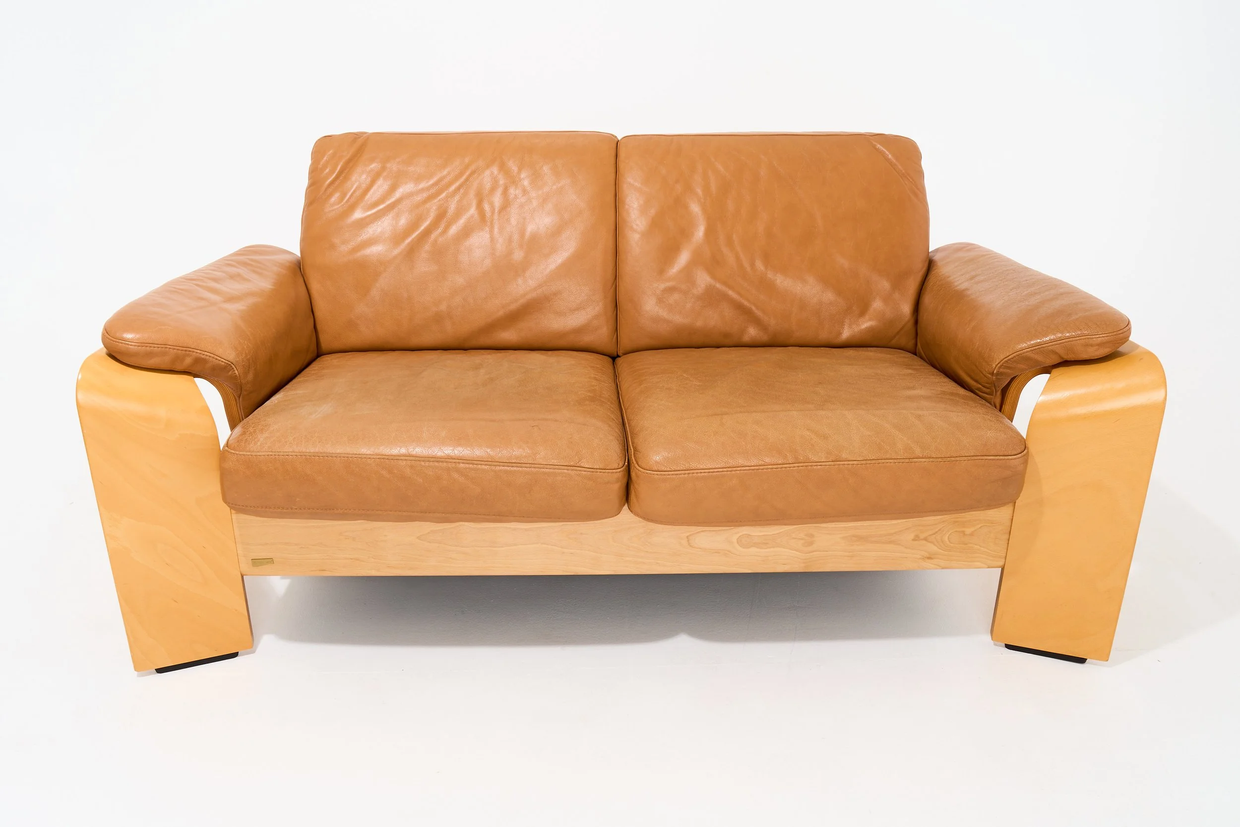 EKORNES COGNAC LEATHER LOVESEAT, $500, H31" X W65" X D31", #01328, SINGLE