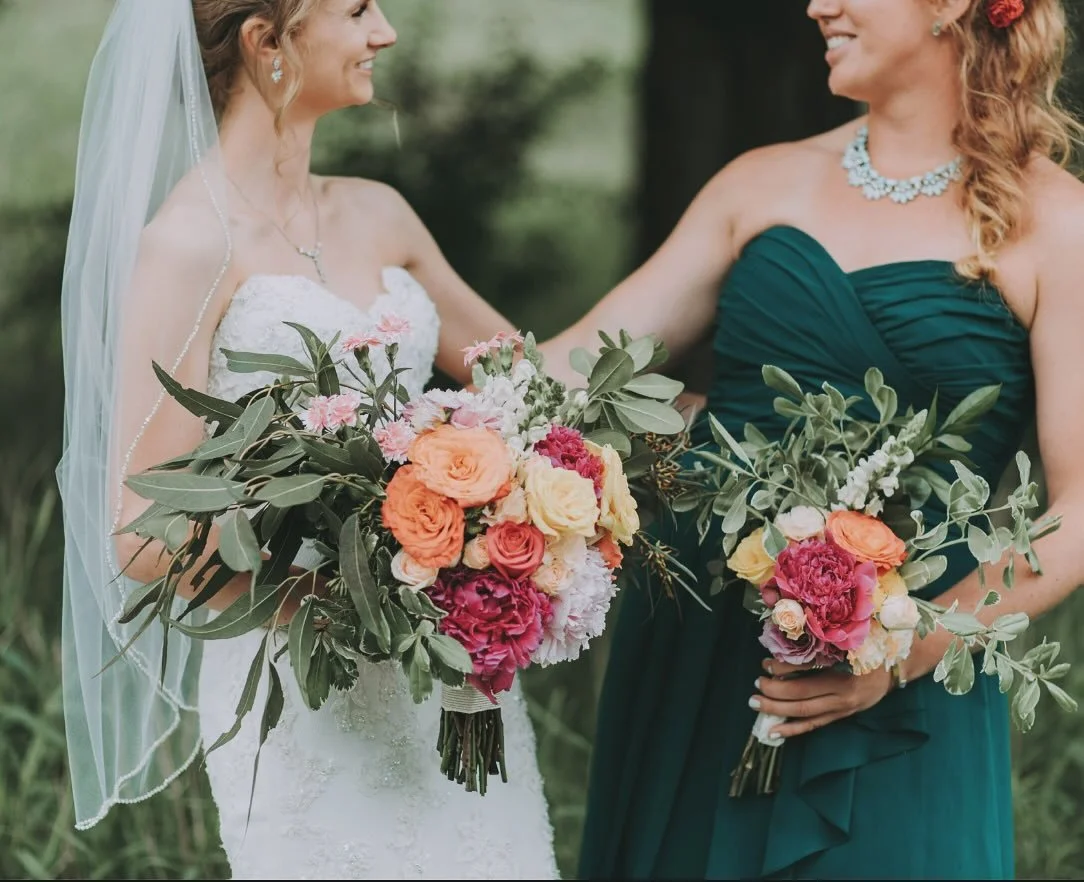 ✨ A moment of pure joy captured in full bloom 🌸💐
Nothing says &lsquo;celebration&rsquo; like vibrant flowers and radiant smiles! Whether it&rsquo;s a wedding or any special occasion, our photo booth captures every unforgettable moment. 💕 
#Wedding