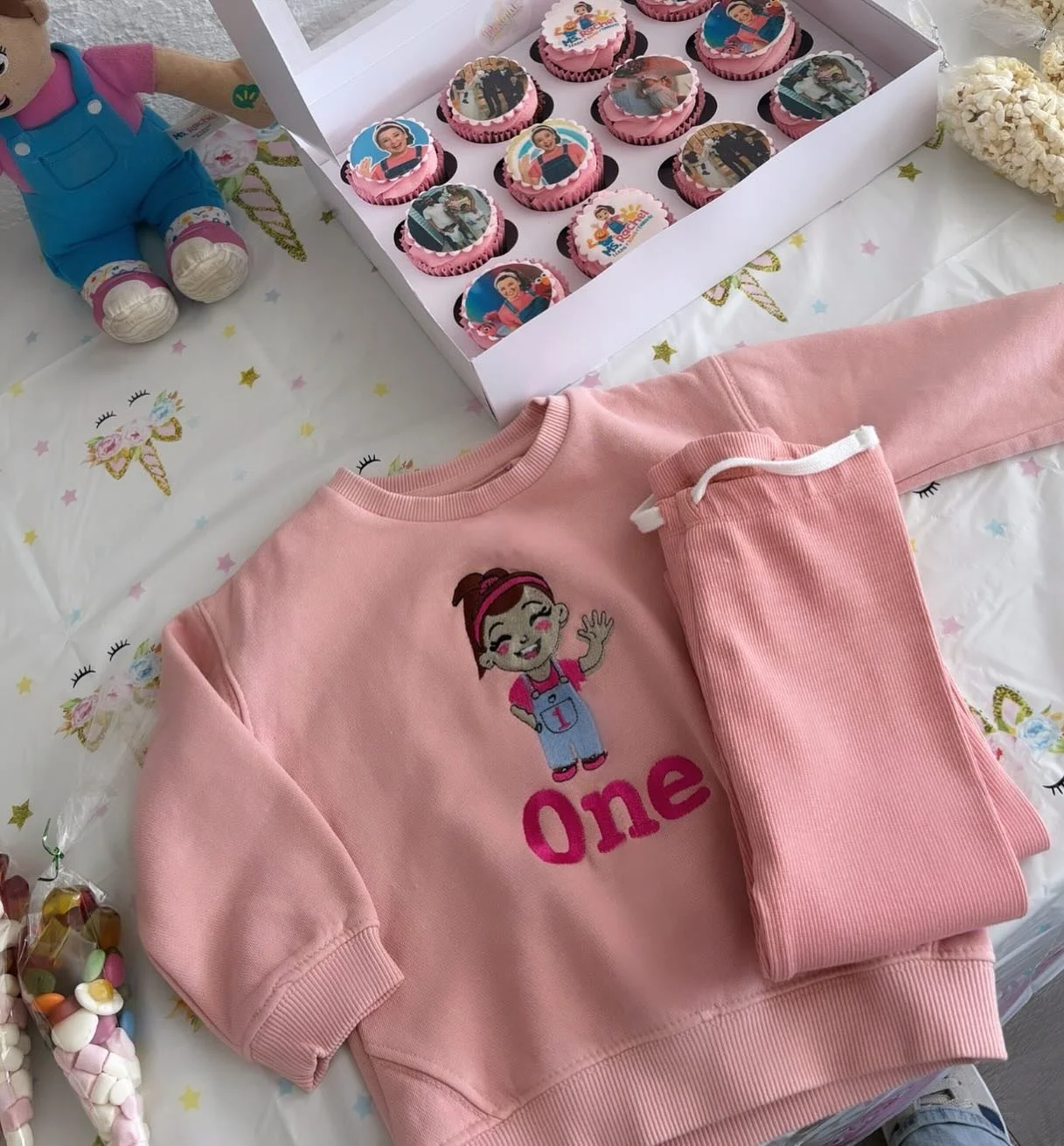 &Eacute;riu&rsquo;s personalised tracksuit for her first birthday 🩷

Dm for enquiries