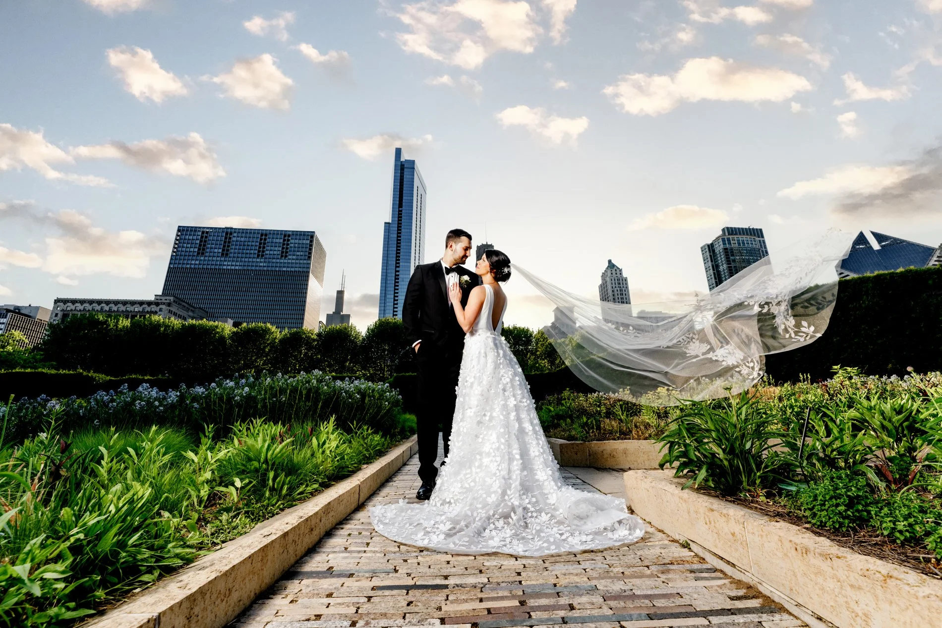 Aspen-Avenue-Chicago-Wedding-Photographer-Plum-&-Ivy-Events-Planner-Kloeckner-Preferred-Flowers-DORI-MAE-Chicago-Athletic-Association-Hotel-930.jpg