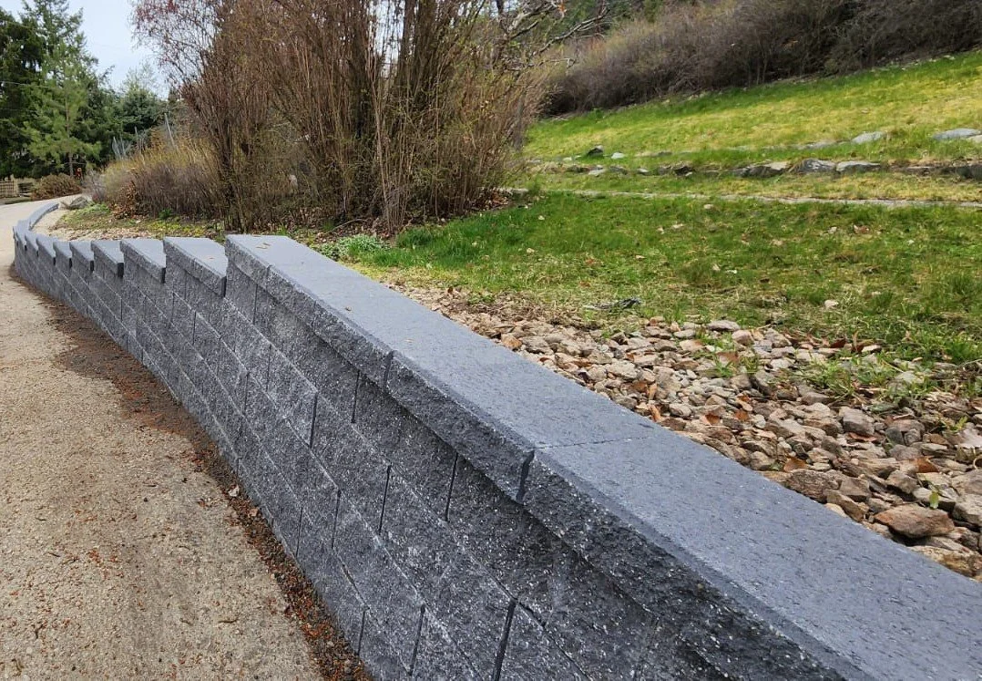 Landscape retaining wall project in Blind Bay, BC built with premium retaining wall blocks for durability, drainage, and erosion control. Salmon Arm, BC
