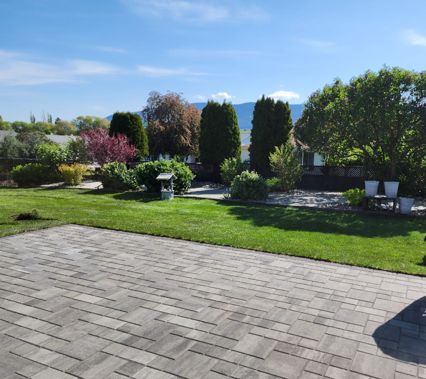 Luxury Backyard in Enderby