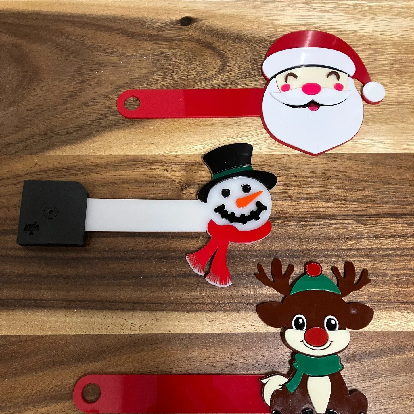 HOLIDAY DROP!! Check out our new additions to our premium custom mailbox flags. Limited quantities available on our website! 
#mailbox#mailboxflags#happyholidays#santa#snowman#reindeer#rudolph