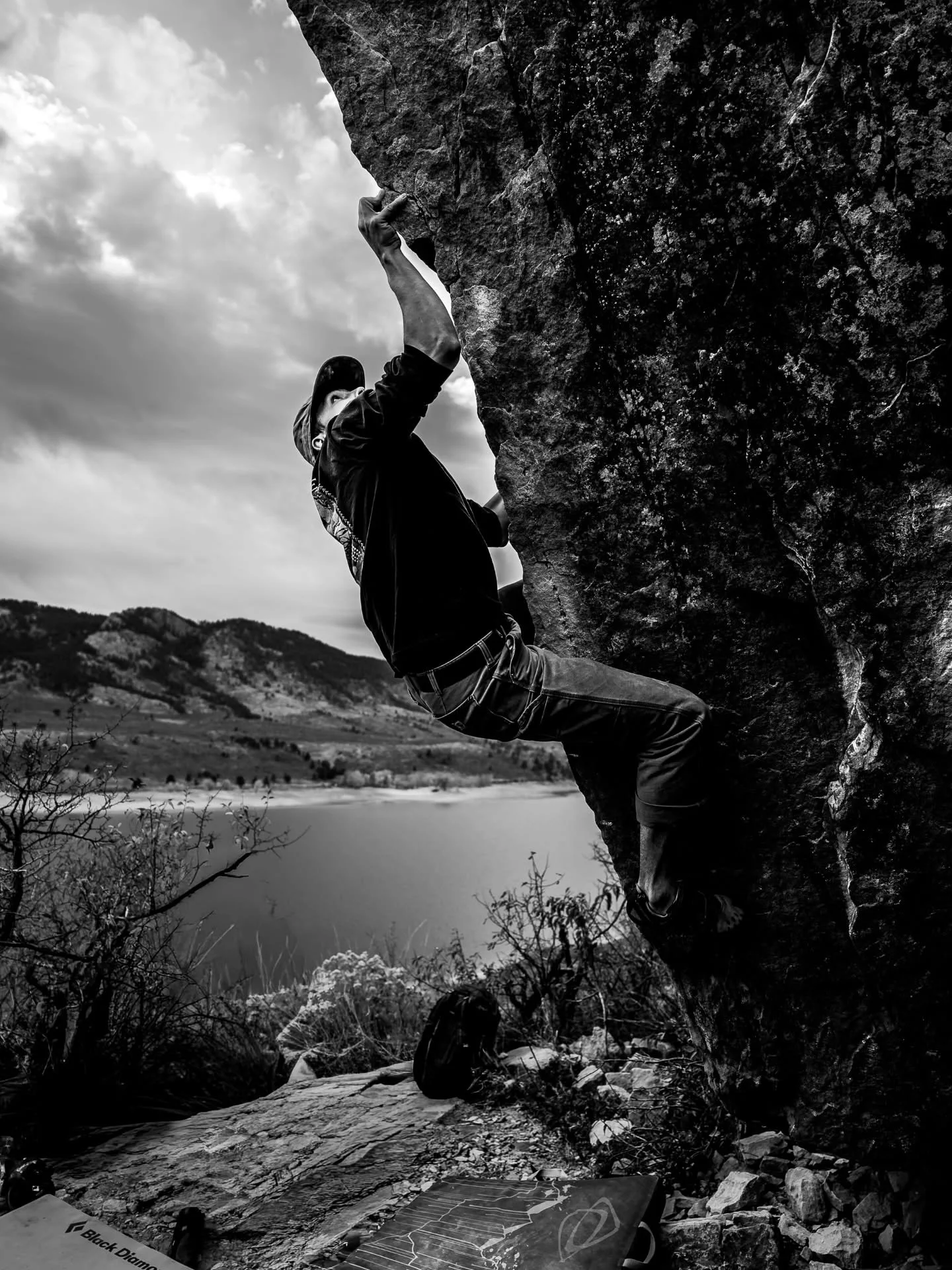 ⚫️ ⚪️📸 Right Elimanator 

📸Gretchen 

Gretchen edited this picture as long with taking it. She has always had a great eye for photos, but I did 90% of the edits. It's great to see her step out of her comfort box and try to get an understanding of L