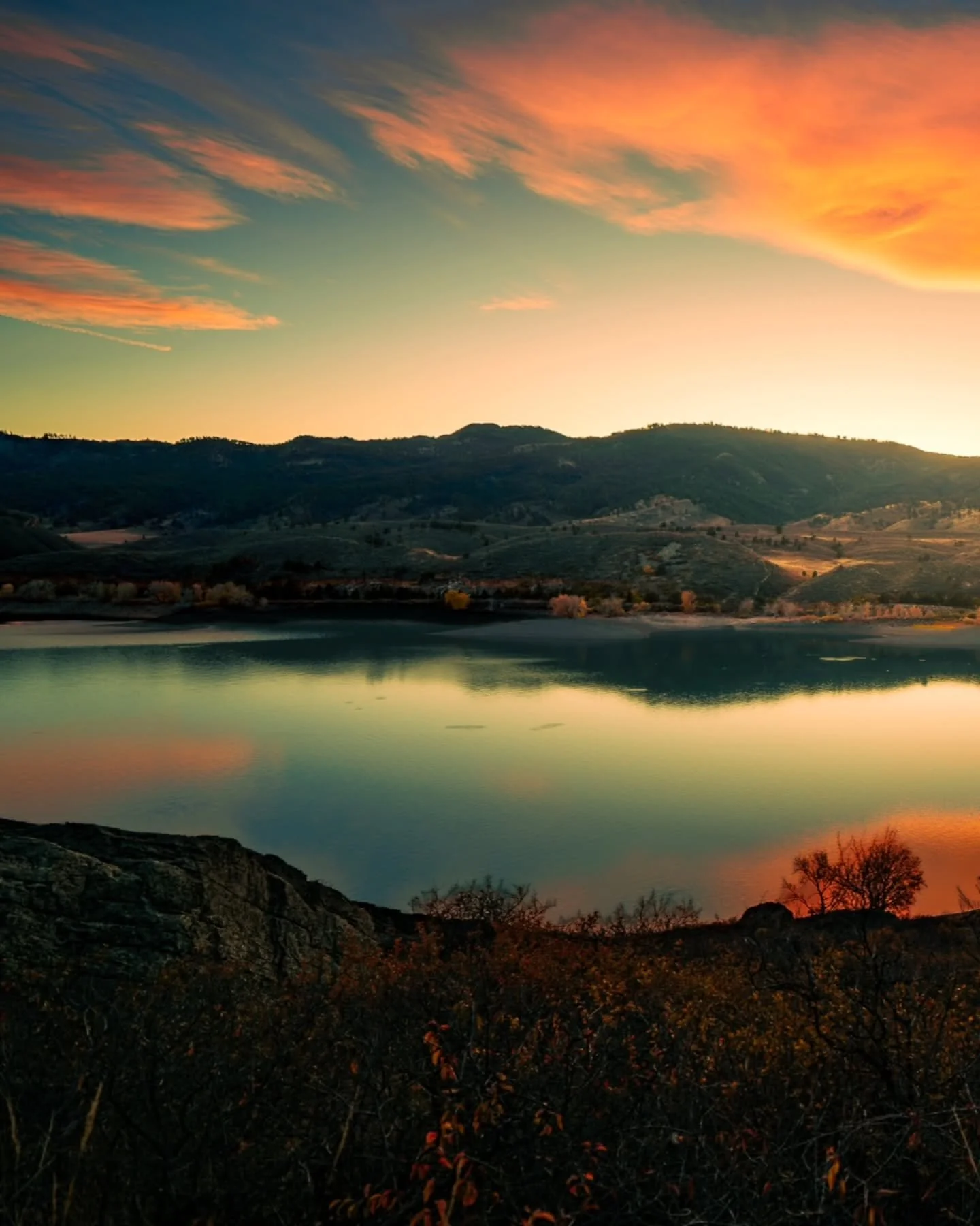 Fort Collins and Horsetooth get treated to some spectacular sunsets, and I was lucky enough to watch it all go down.

The big bonus of climbing at Horsetooth is getting to see views like this as you finish up your climbing day.

@visitftcollins
@visi