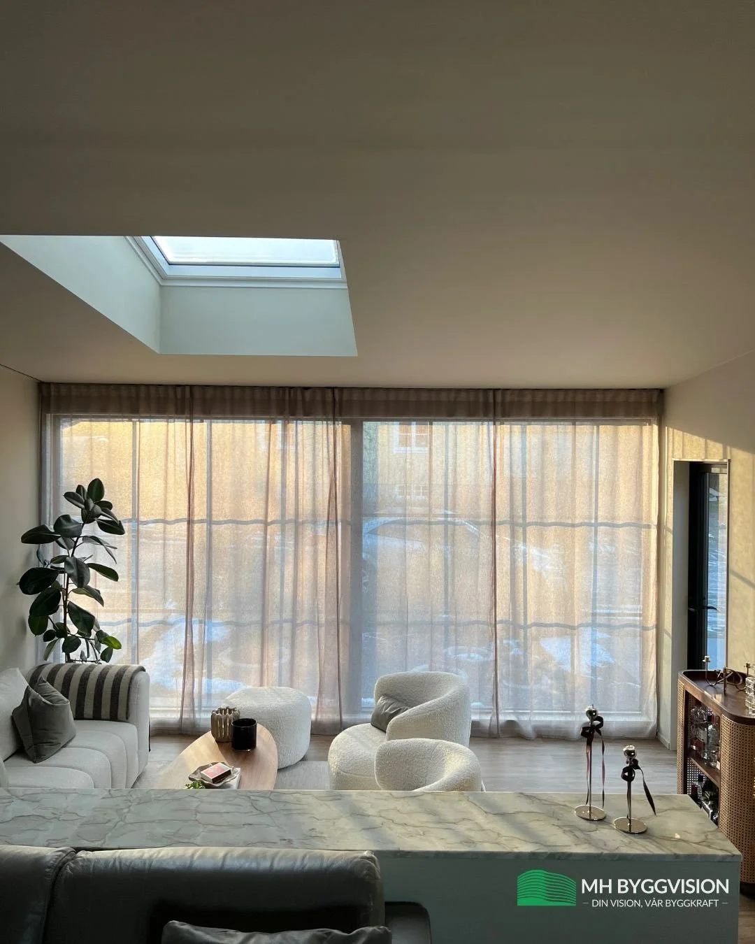 Uterum som f&ouml;rvandlats till en del av vardagsrummet. Vilken skillnad! 

Bara din fantasi s&auml;tter gr&auml;nserna 🤩