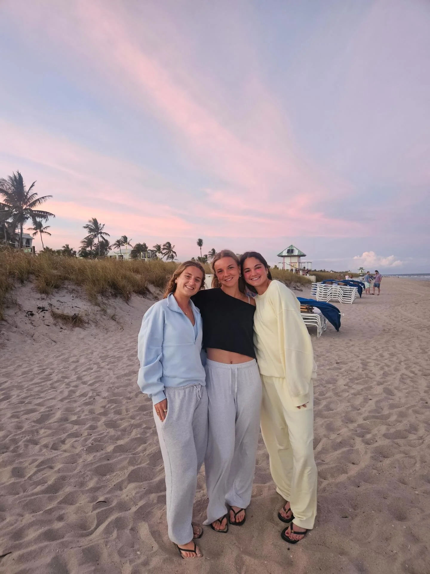 Such a great week training and enjoying the ☀️ with these girls! Thanks to the @thegroundtc for your hospitality and all the brands / people that helped us get ready for the season.