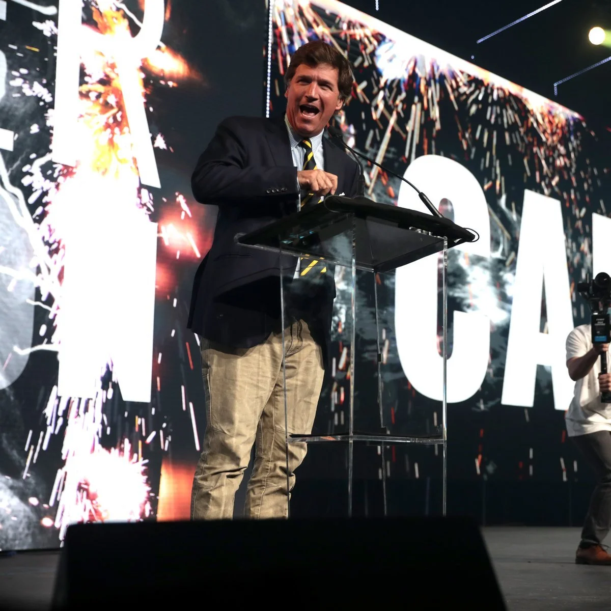 GM8zmBhaMAAmmTV (1).jpg