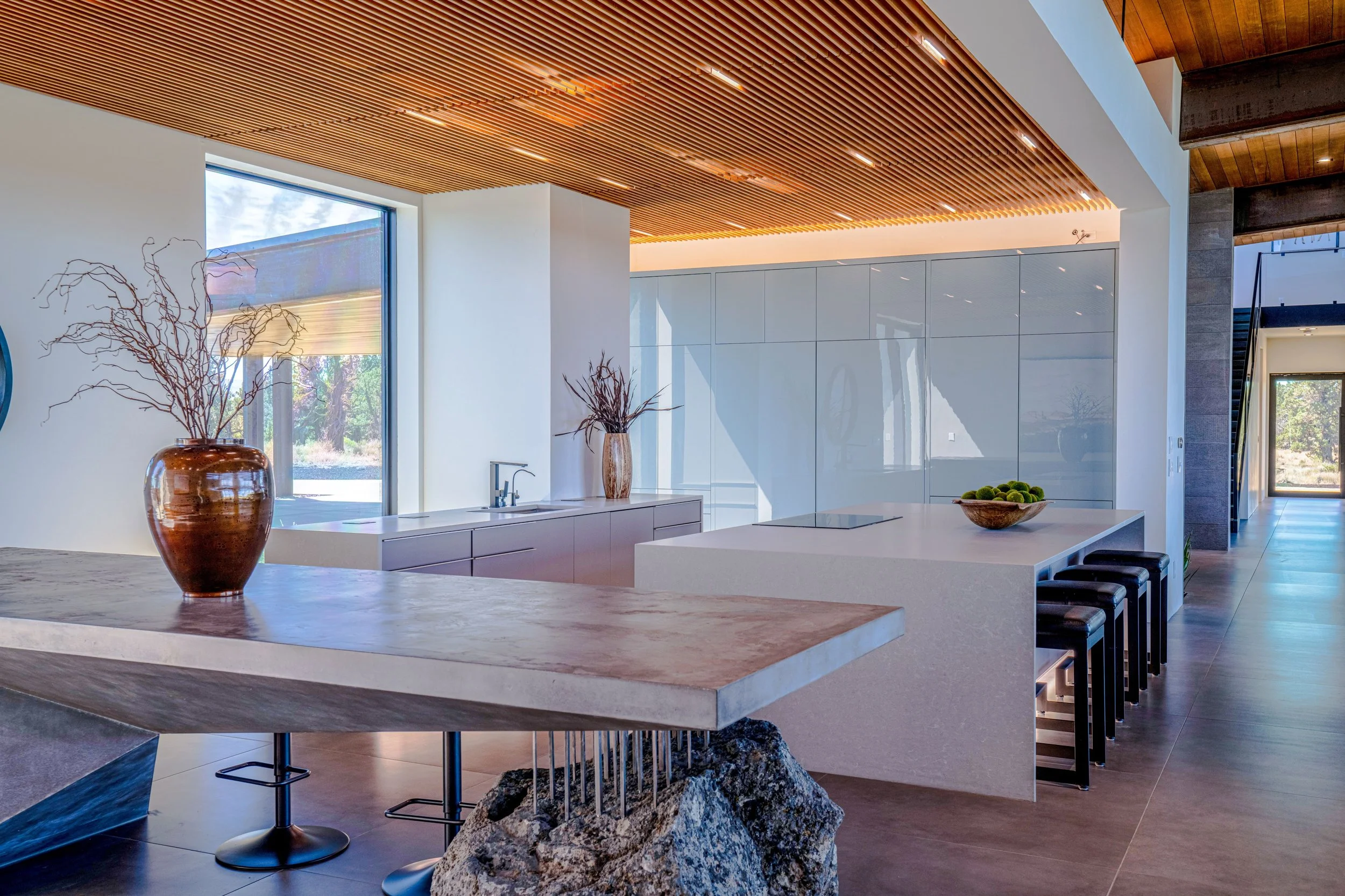 modern custom furniture countertop bar high-end kitchen