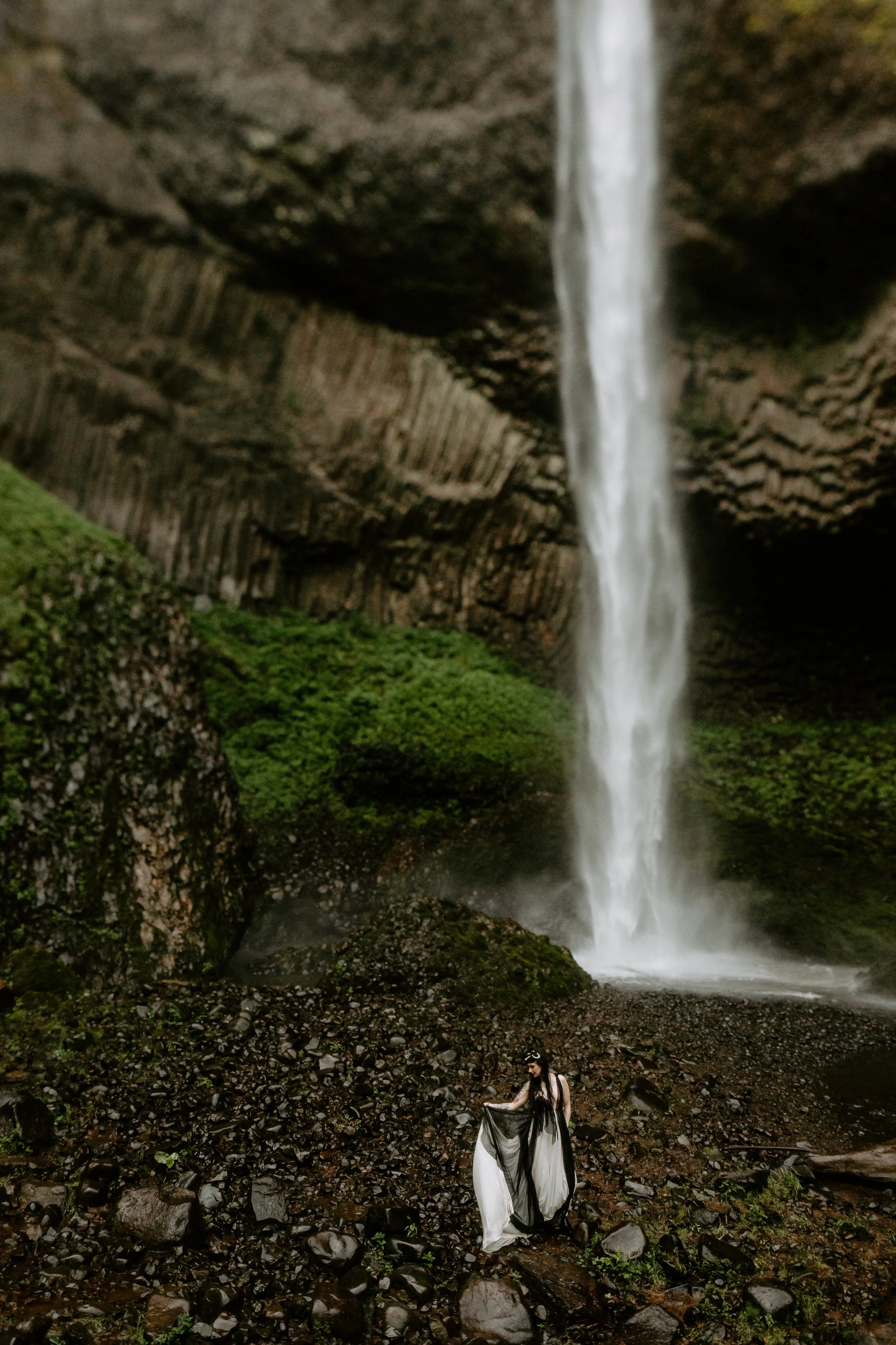 Elle Latourell gif Cat Dossett I Take Photos-210.jpg