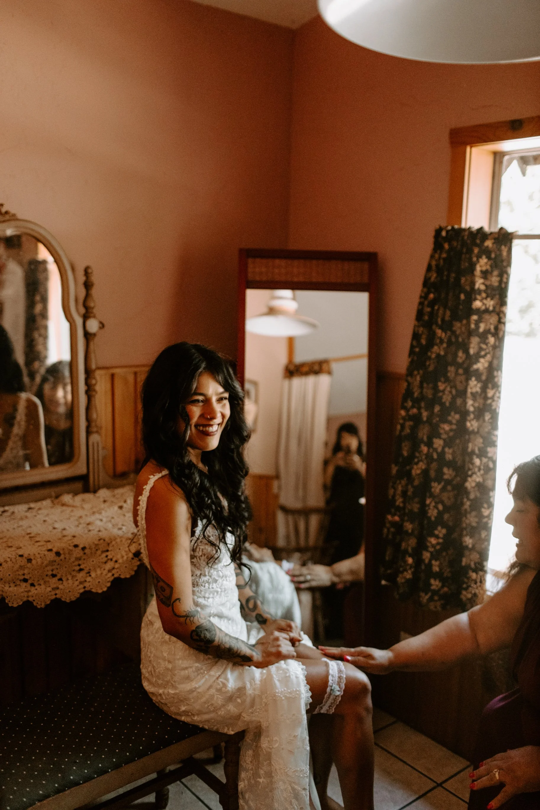 Sarah+Tim 02 Sarah Getting Ready Cat Dossett I Take Photos-83.jpg