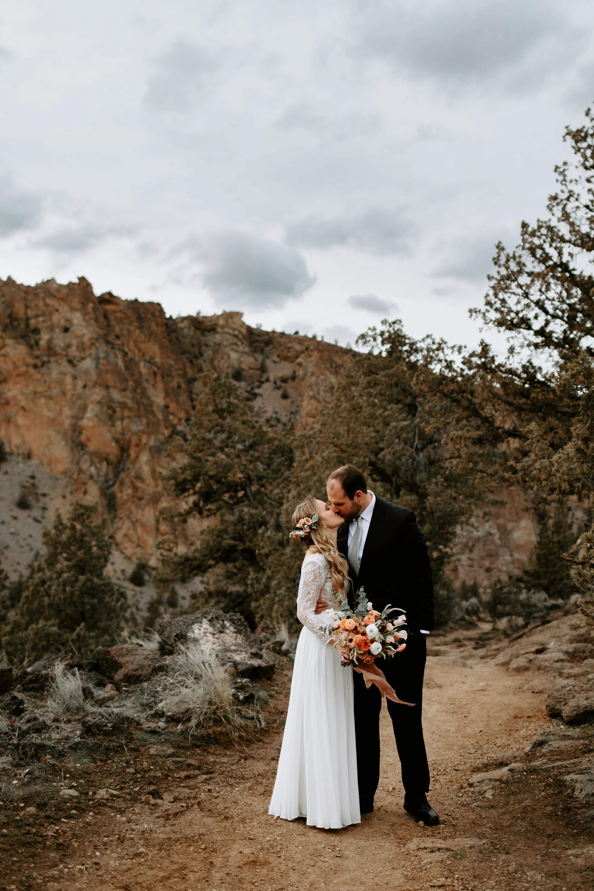 Erin+Robbie Elope Cat Dossett I Take Photos-170.jpg