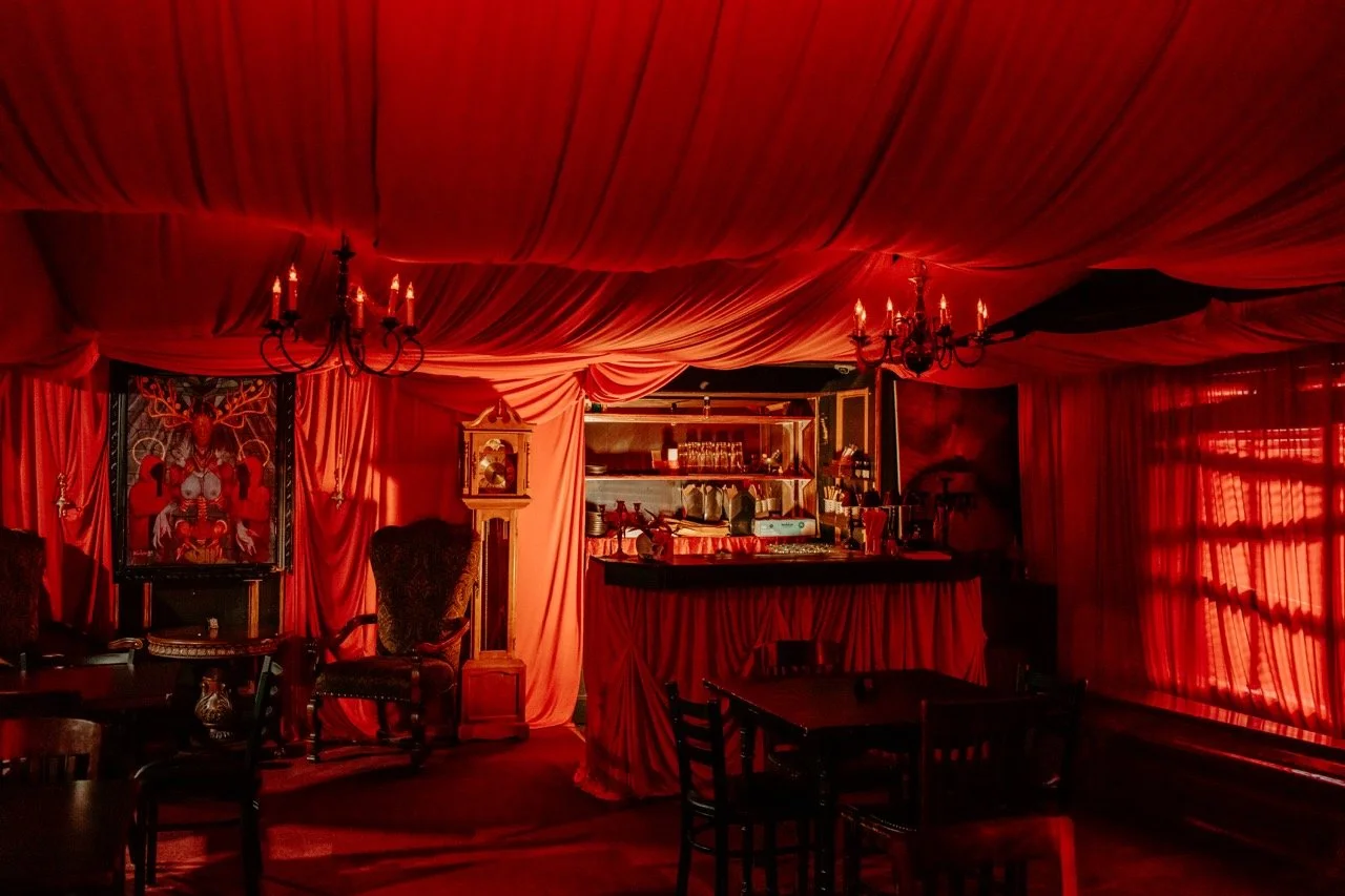 Cupid's Victim Raven's Manor Cat Dossett I Take Photos-73 Large.jpeg