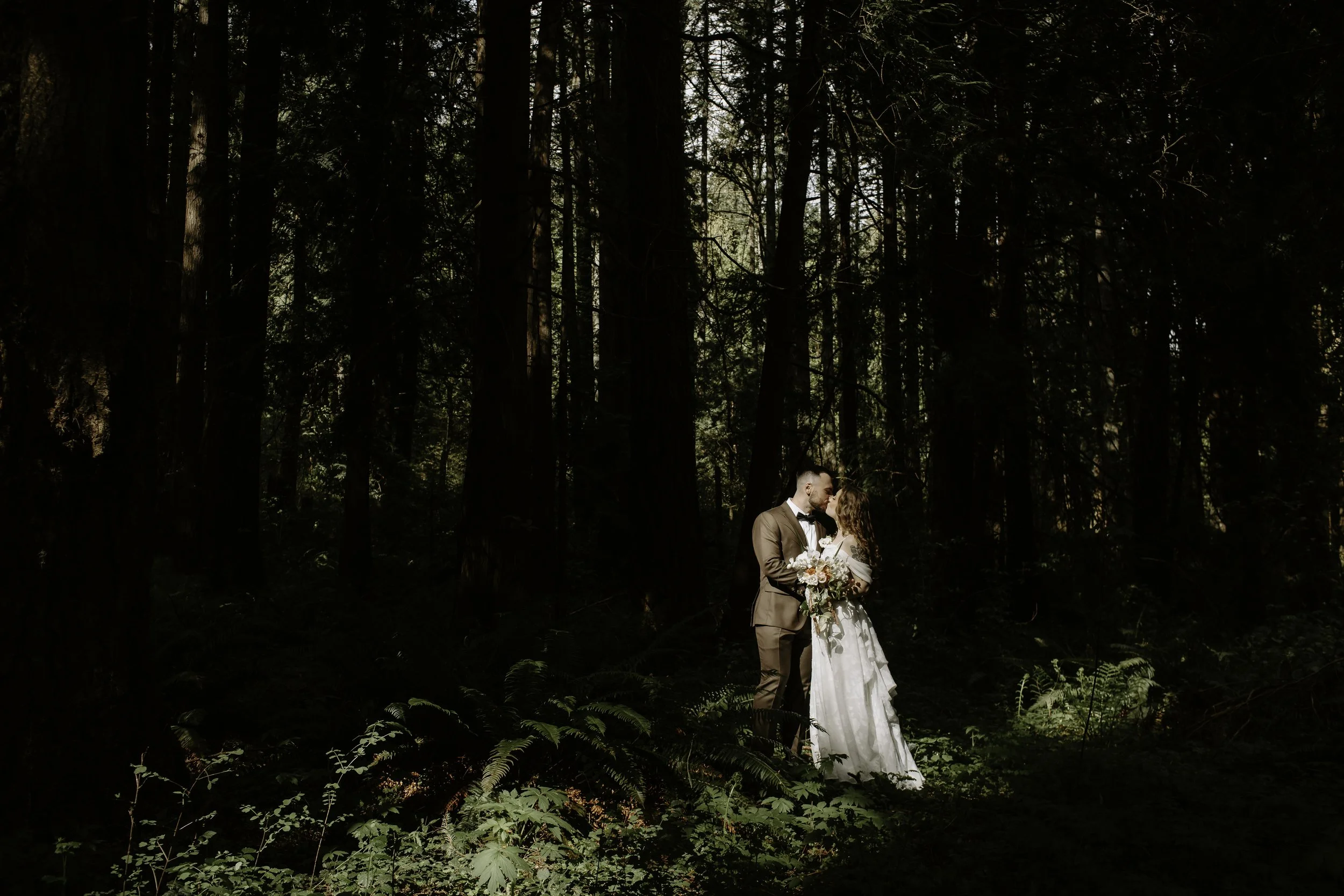 Maddie + Kenny // Lakeside Garden Wedding