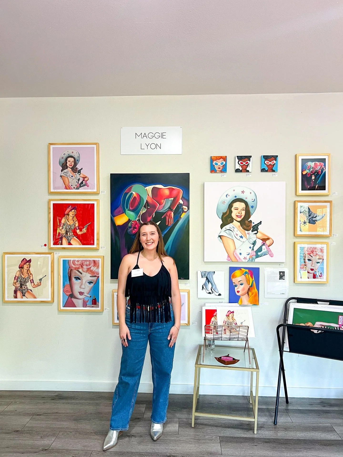 A little late but a recap from the @austinstudiotour 💖

I had the best time chatting with people about my art &amp; a big thank you to everyone who purchased a print or an original! I&rsquo;m always fueled with so much creative energy after the tour