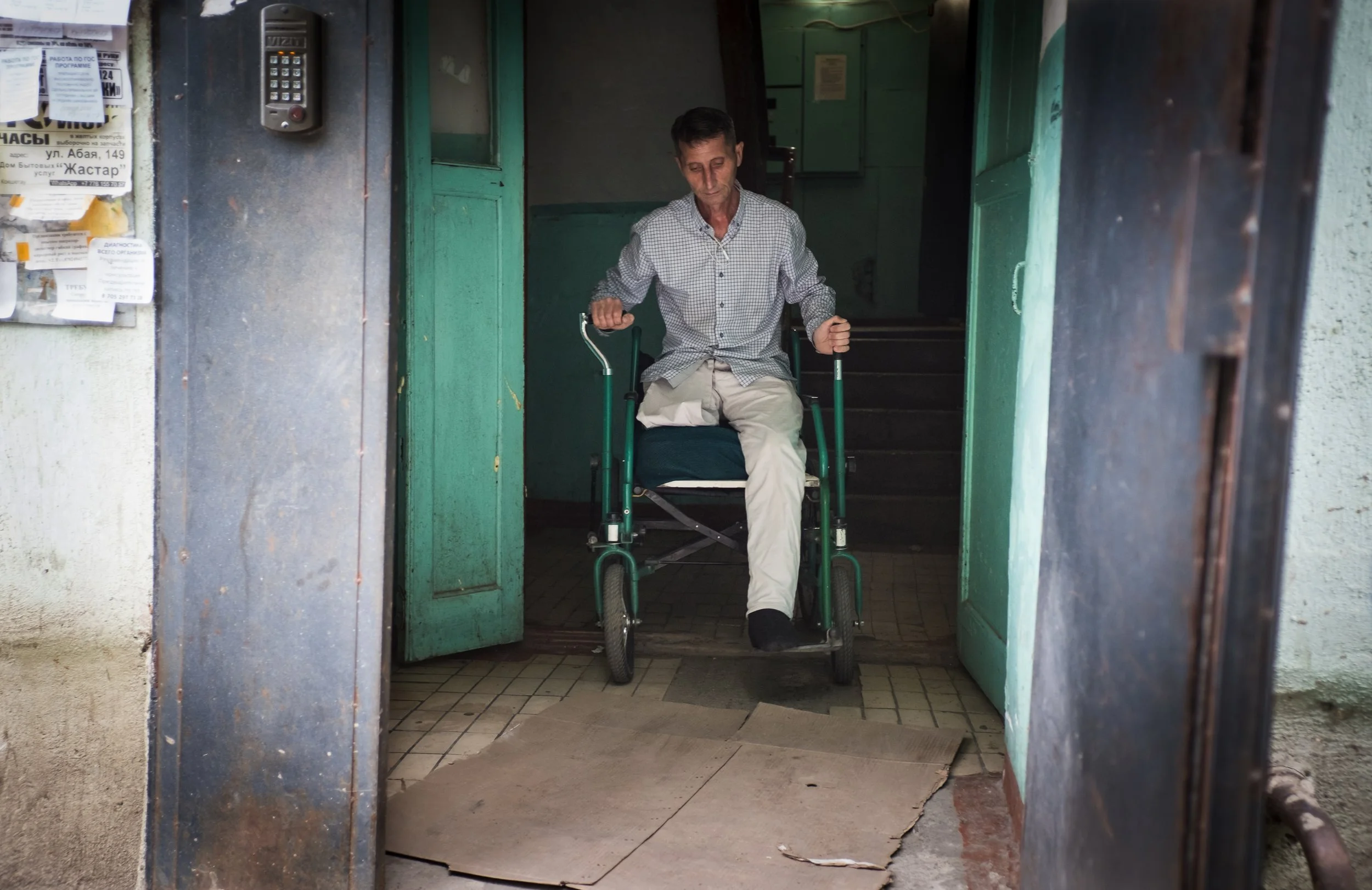 Valery Ibrahimov, disabled by torture, rebuilt his life after serving his sentence. Despite DIGNITY’s support, he was deported, showing the system’s disregard for reintegration and the vulnerable.
