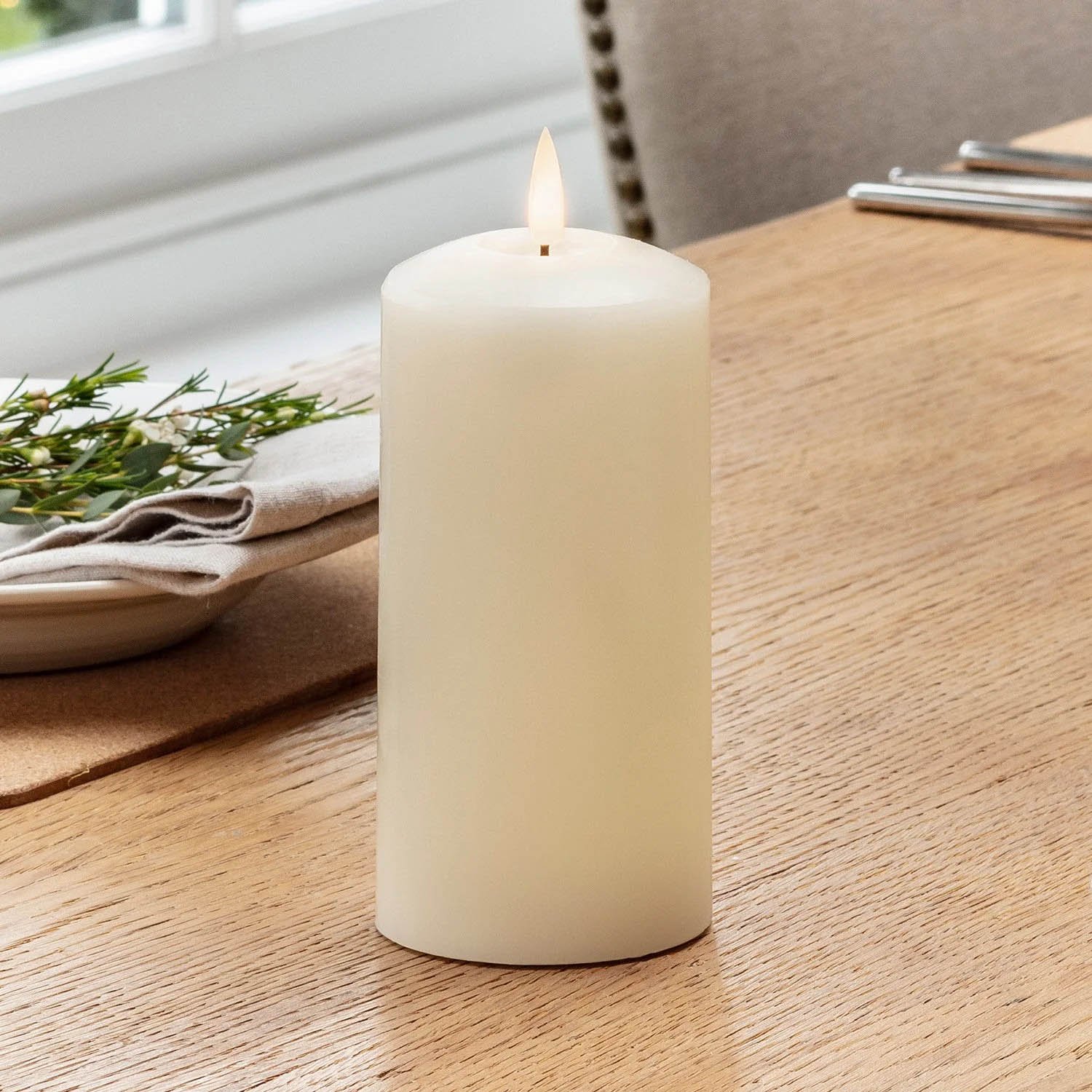 Real-wax look ivory LED chapel candle with warm flicker available from Rosewood & Pearl for wedding aisle styling and décor hire in Buckinghamshire & Oxfordshire. (Copy)