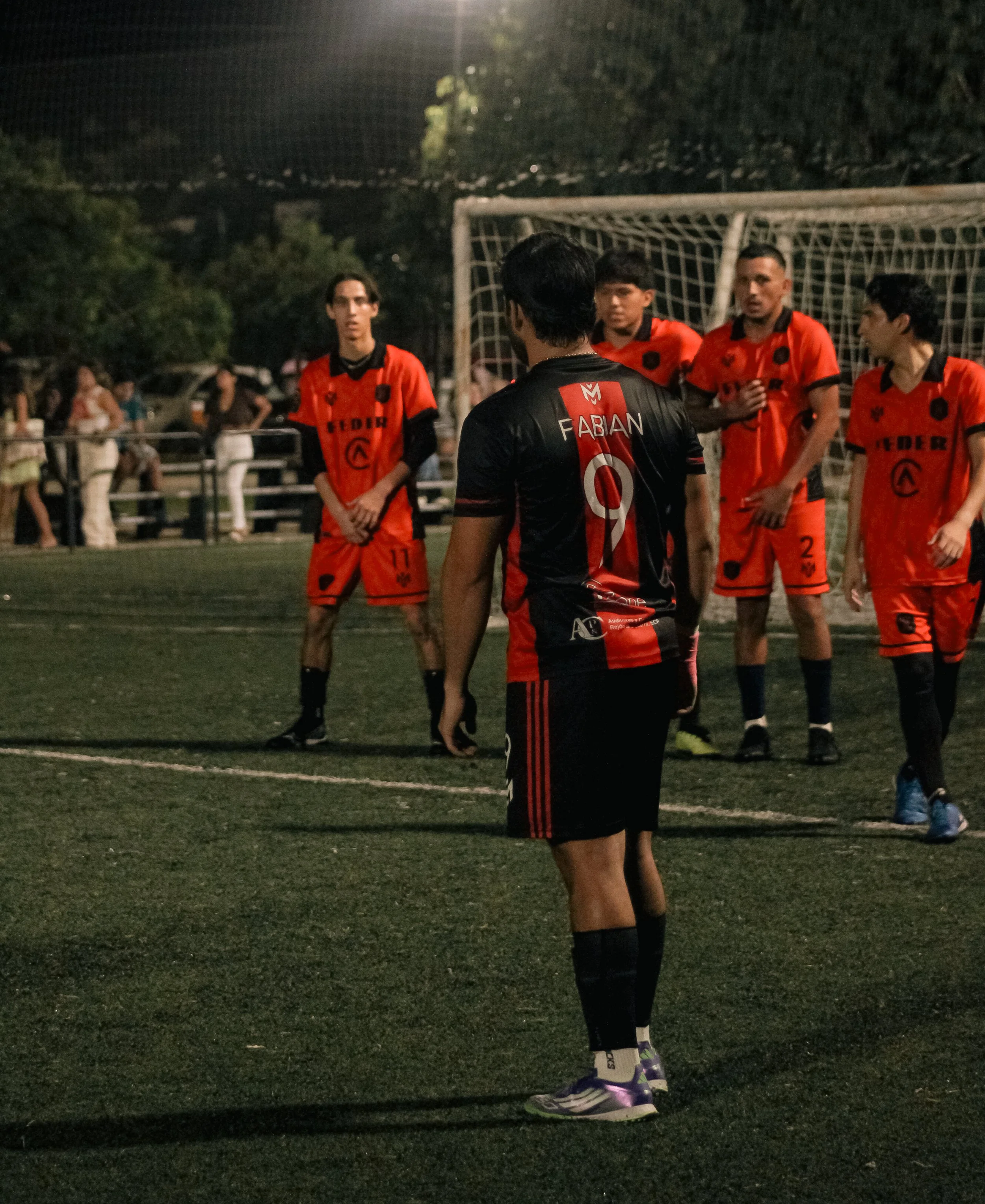 Retirados vs Asesinos - Enfoque Marca.jpg