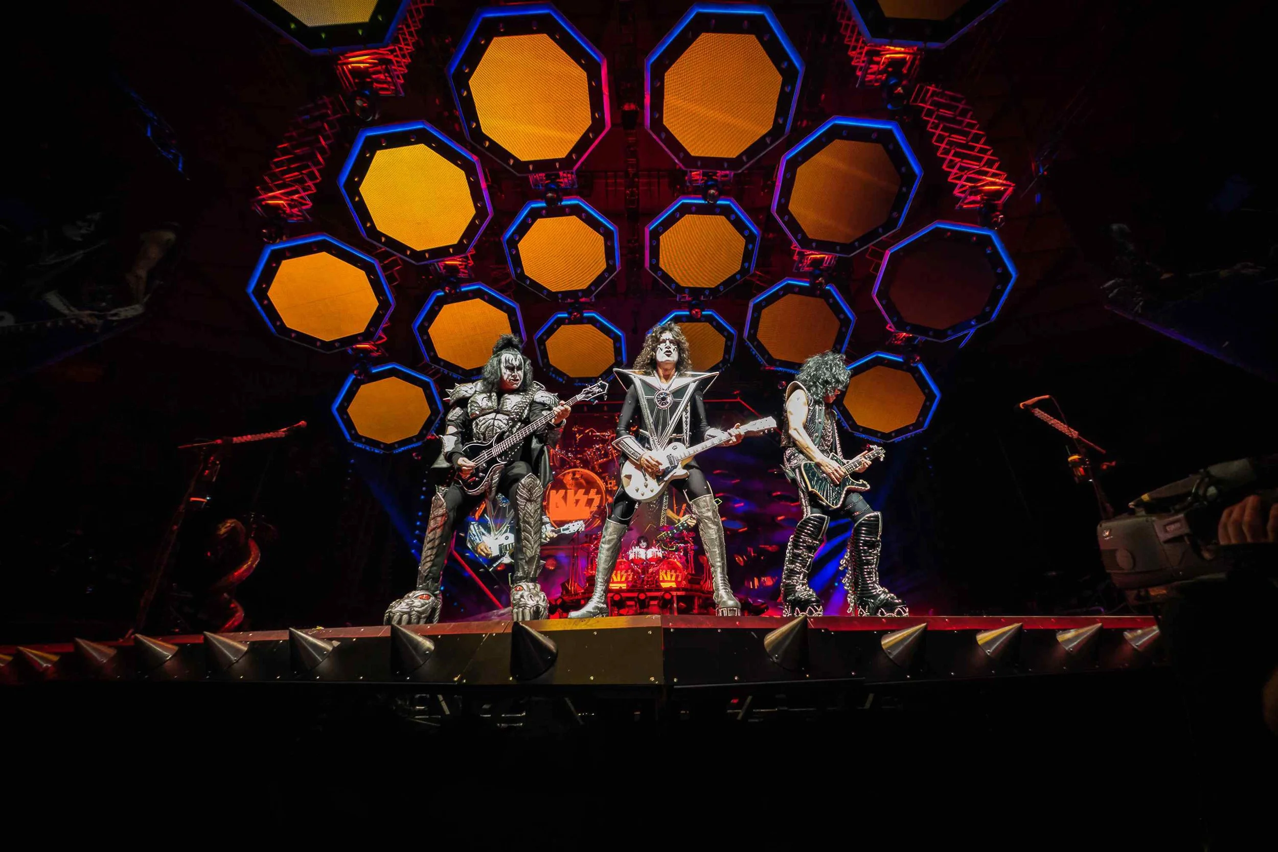 KISS Brings the End of the Road Tour to the Tacoma Dome
